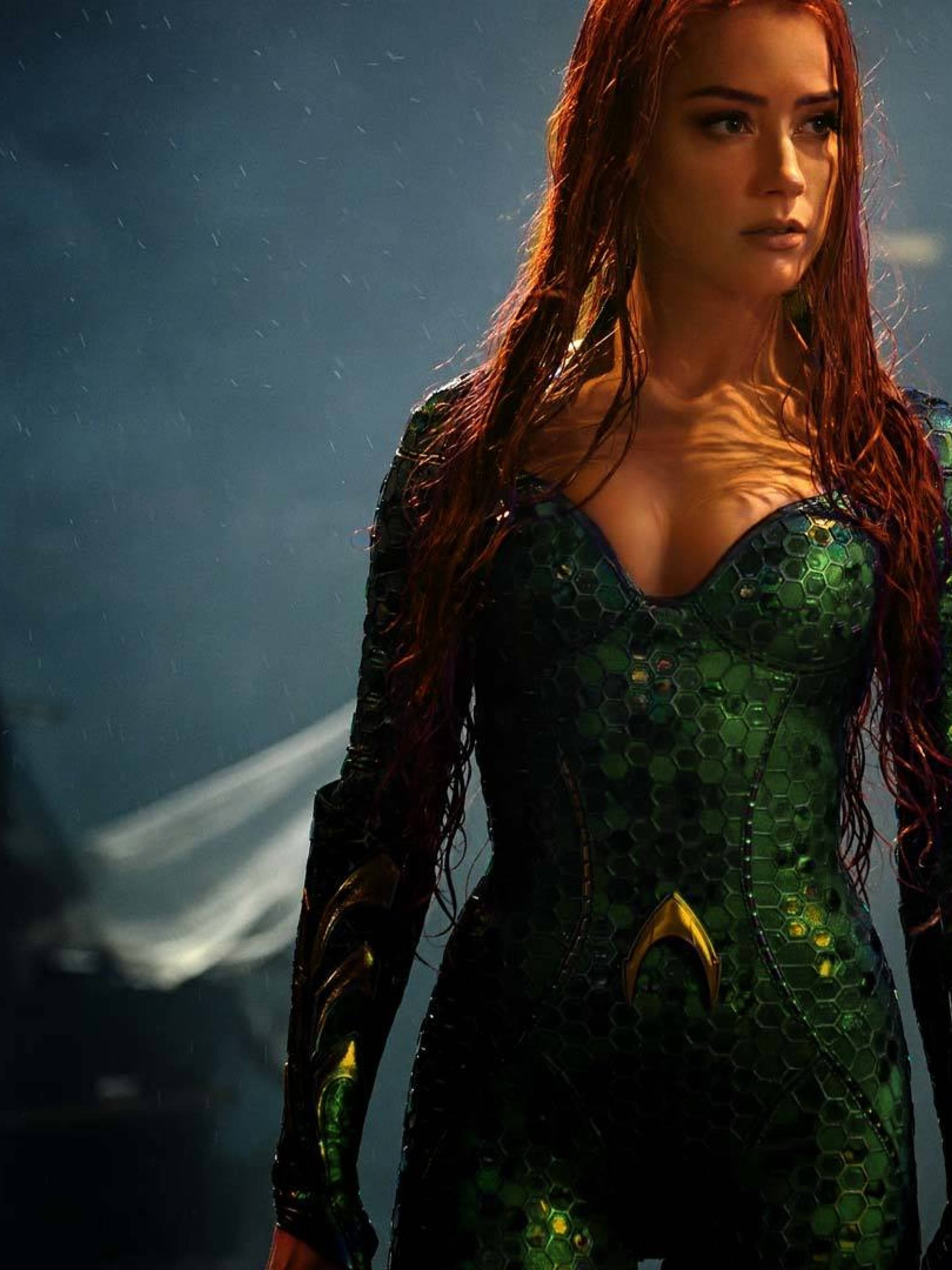 2048x2732 Amber Heard as Mera in .