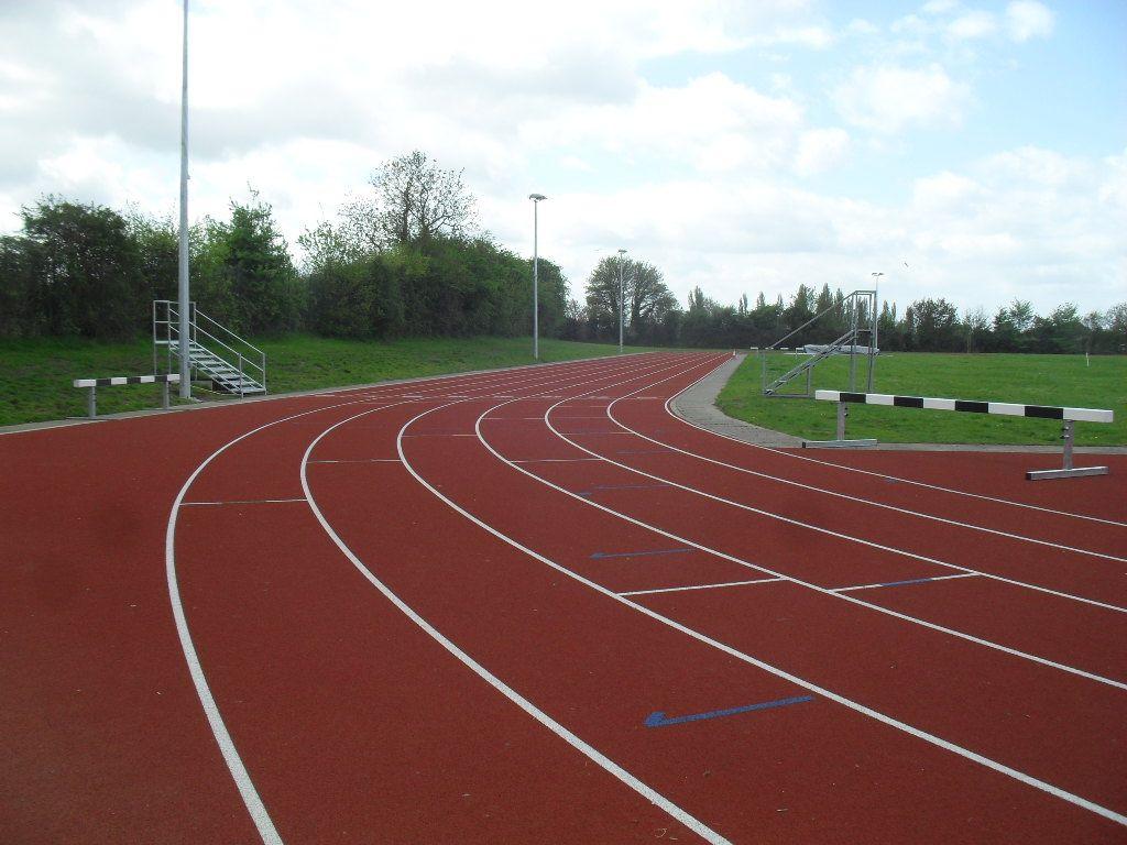 1024x768 Track Running Wallpaper on .