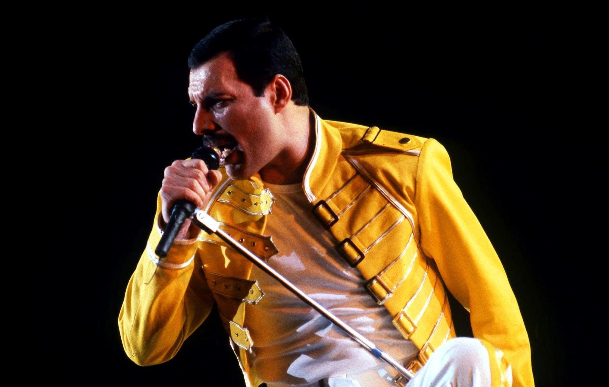 2048x1303 Freddie Mercury Wallpaper HD .