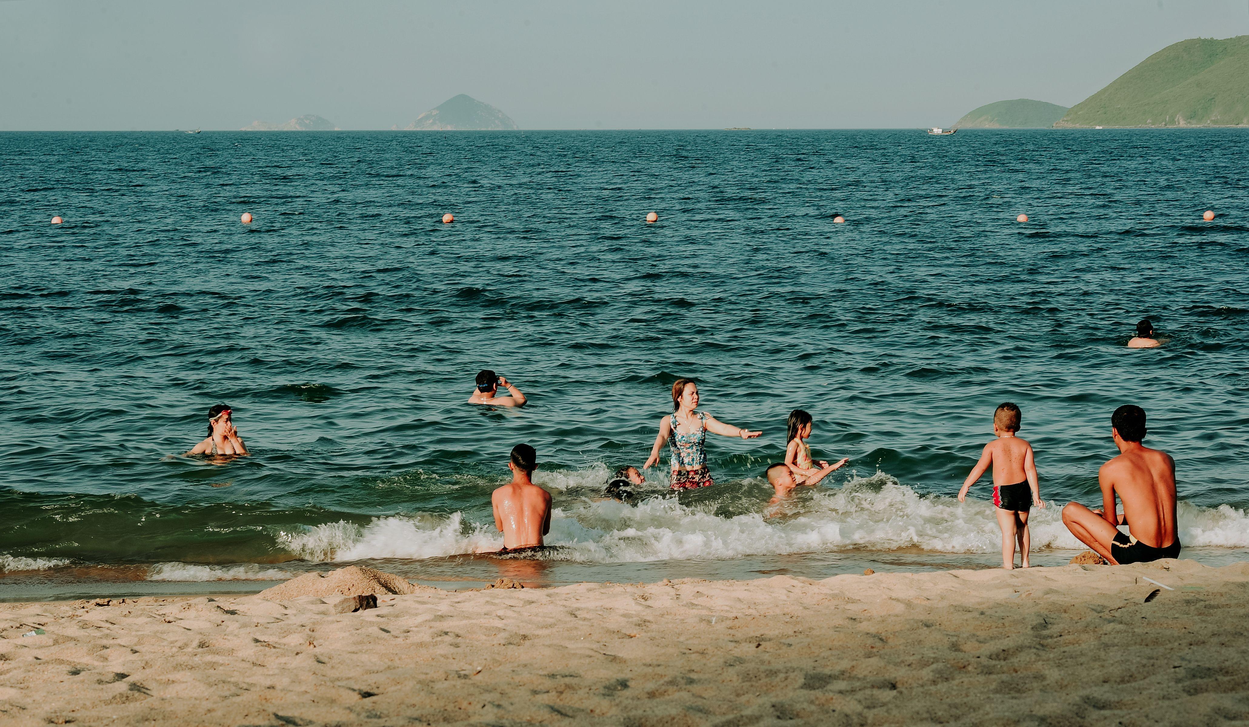 4122x2399 Photography of People Swimming