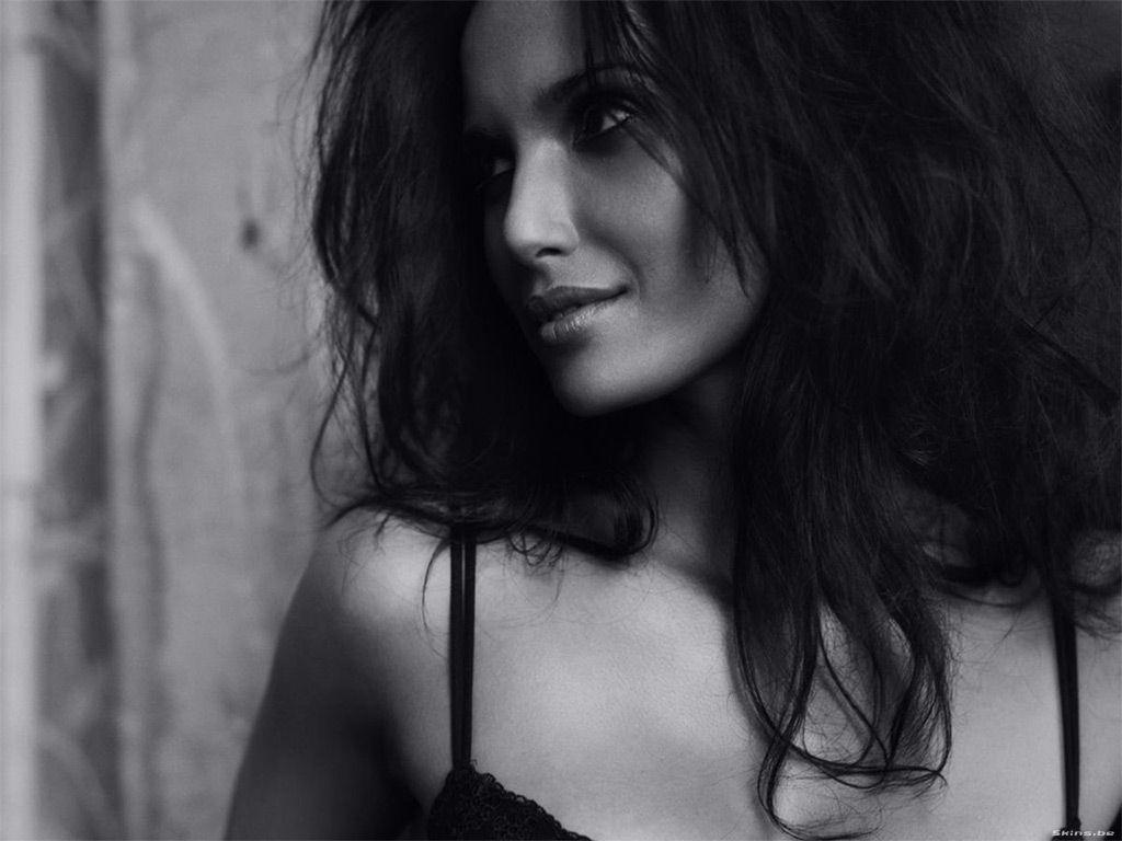 1024x768 Download Padma Lakshmi Wallpaper .