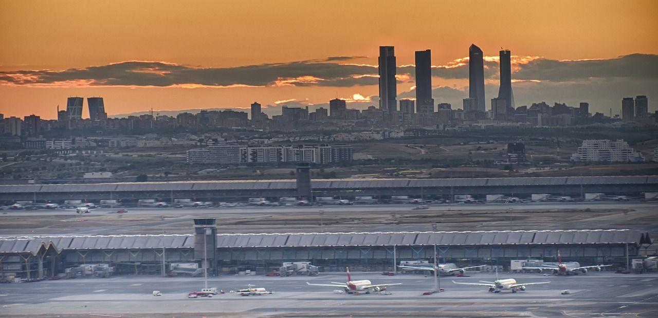 1280x619 Wallpaper Madrid Airport photo .