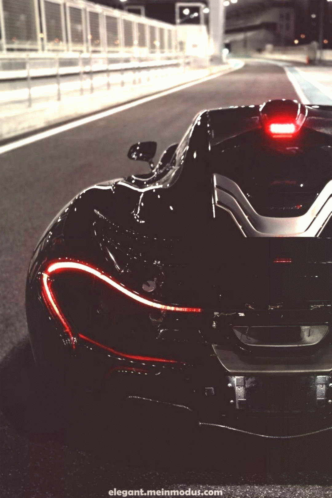 1080x1620 Legendär McLaren P1 LadyLuxury Legendär .com
