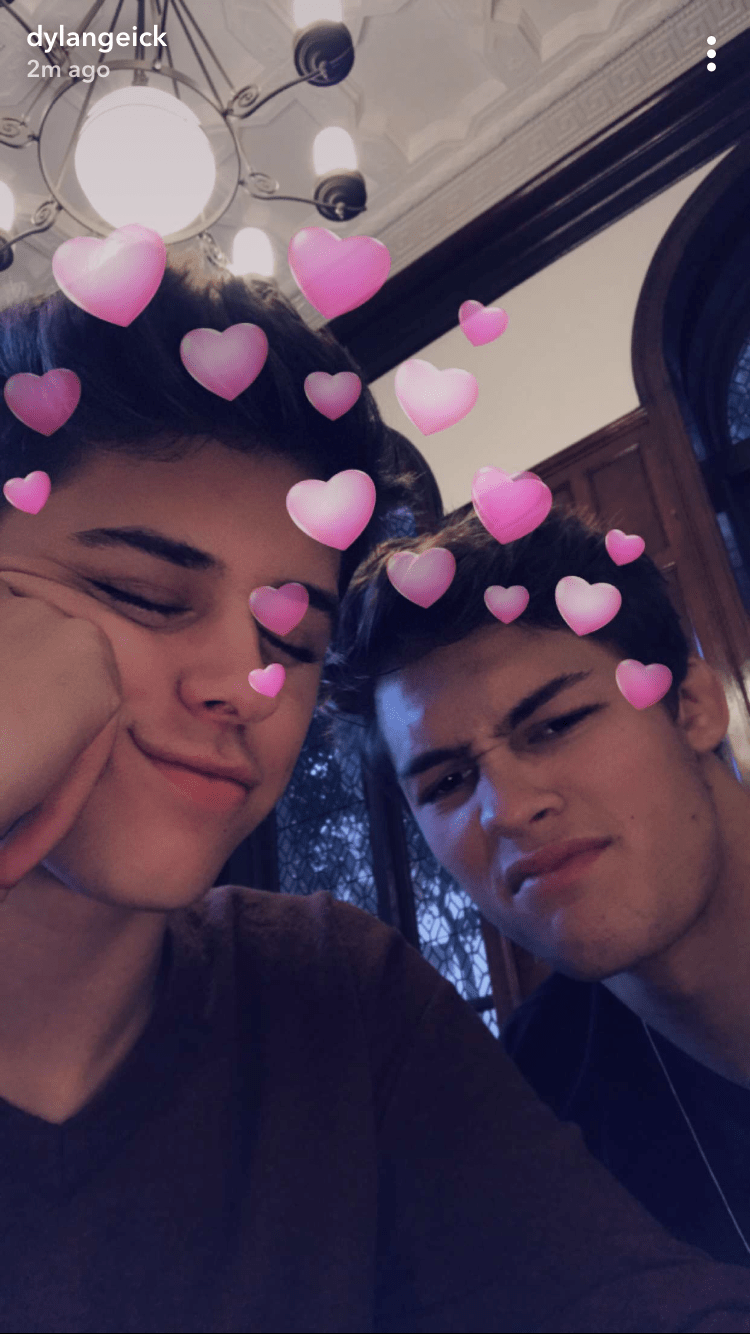 750x1334 Gay Couple HD .