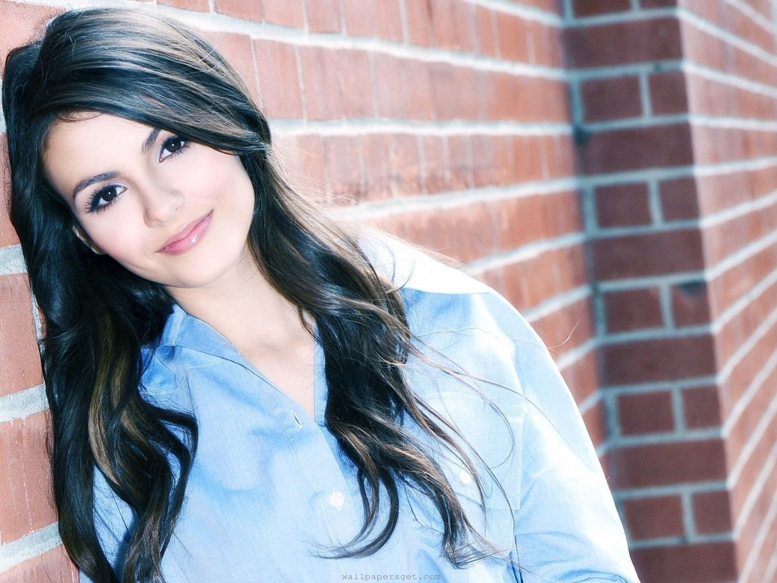 2560x1920 Victoria Justice HD Wallpaper and Background Image