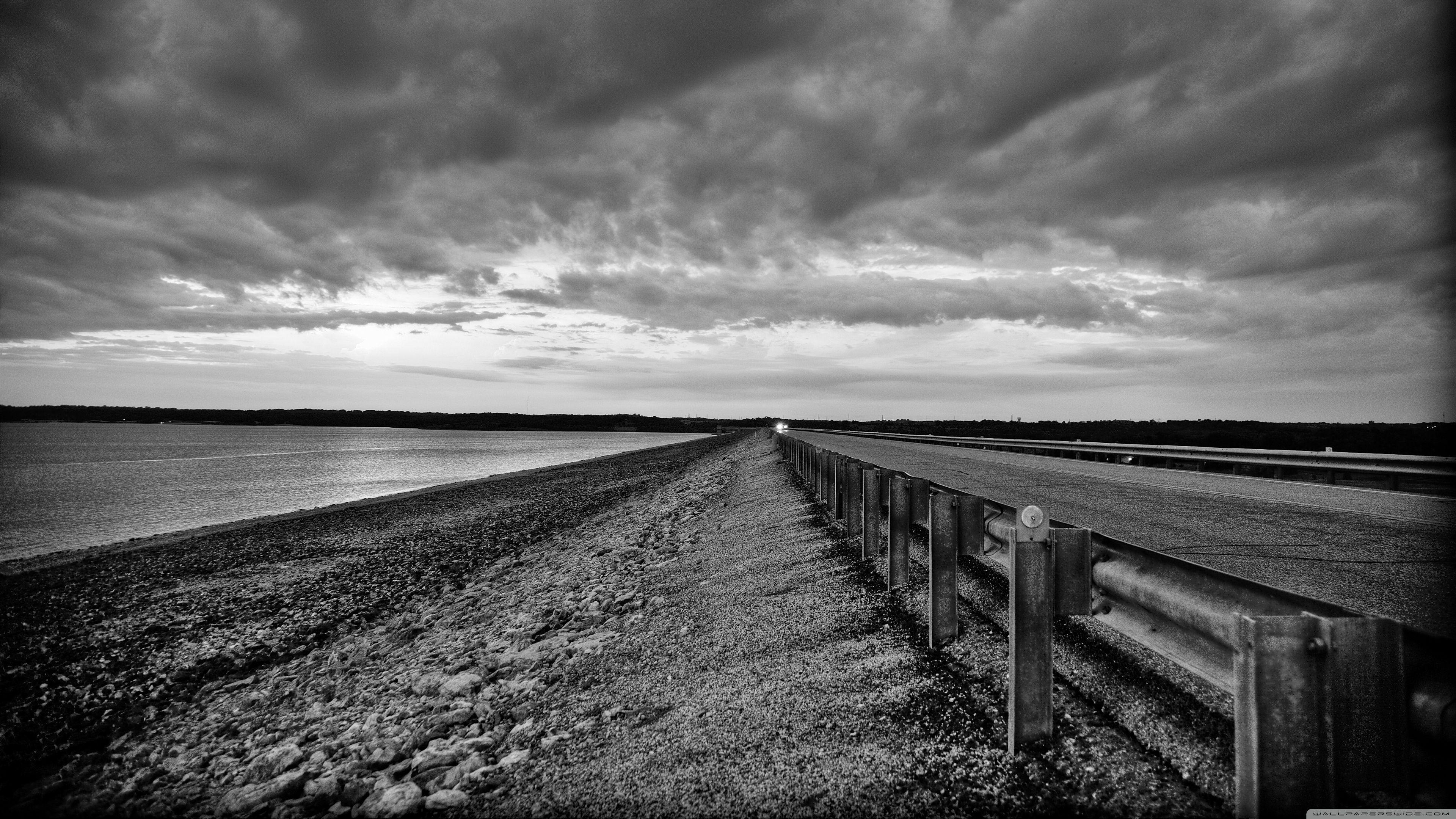 3840x2160 Ultra HD Black And White Wallpaper