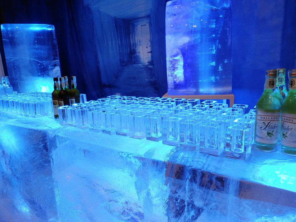 1024x768 For those who don't worship the sun: Sweden's Ice Hotel. The All