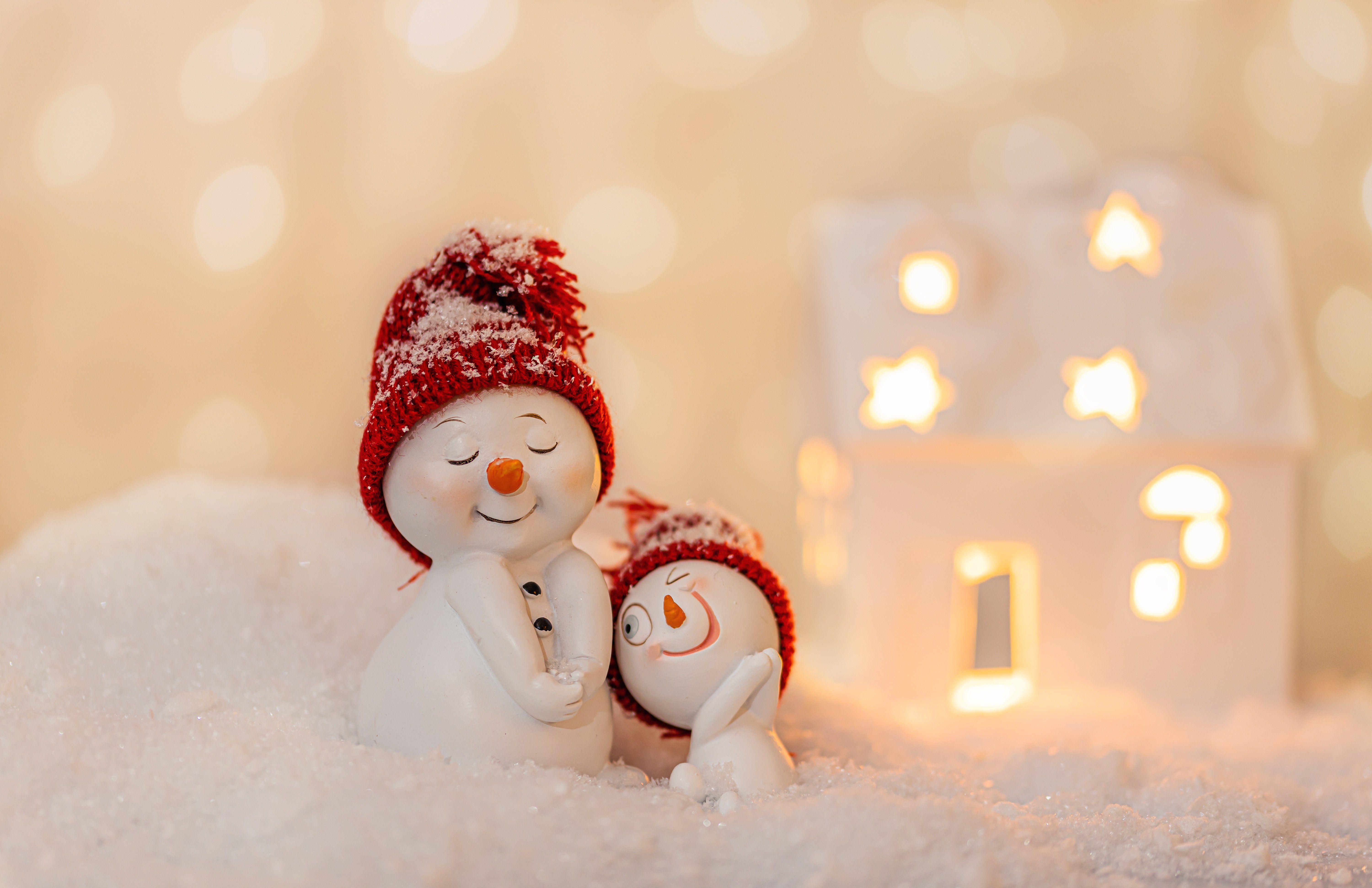 6000x3886 Winter hat Snow