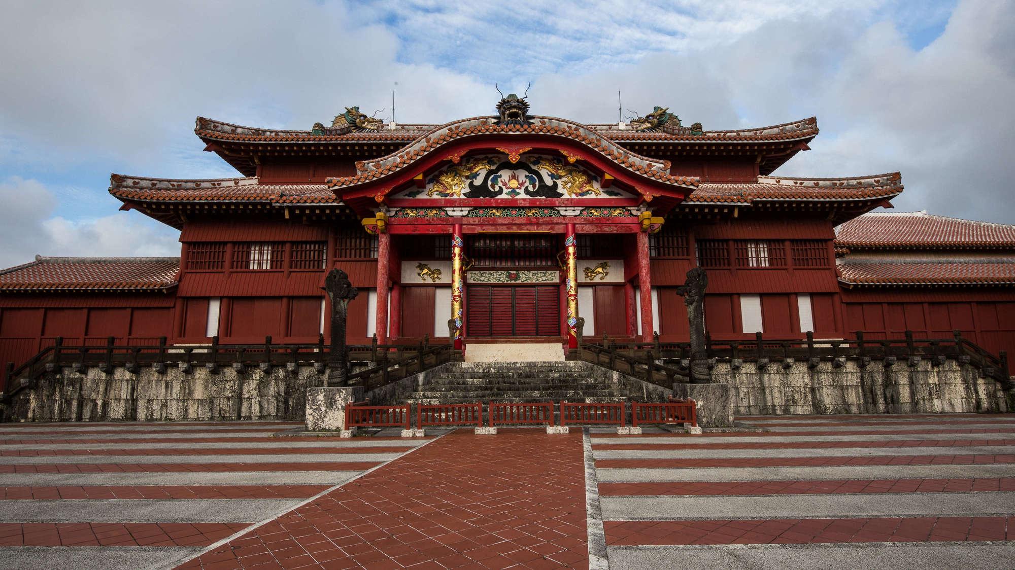 2000x1124 Fire sweeps through historic Japanese .