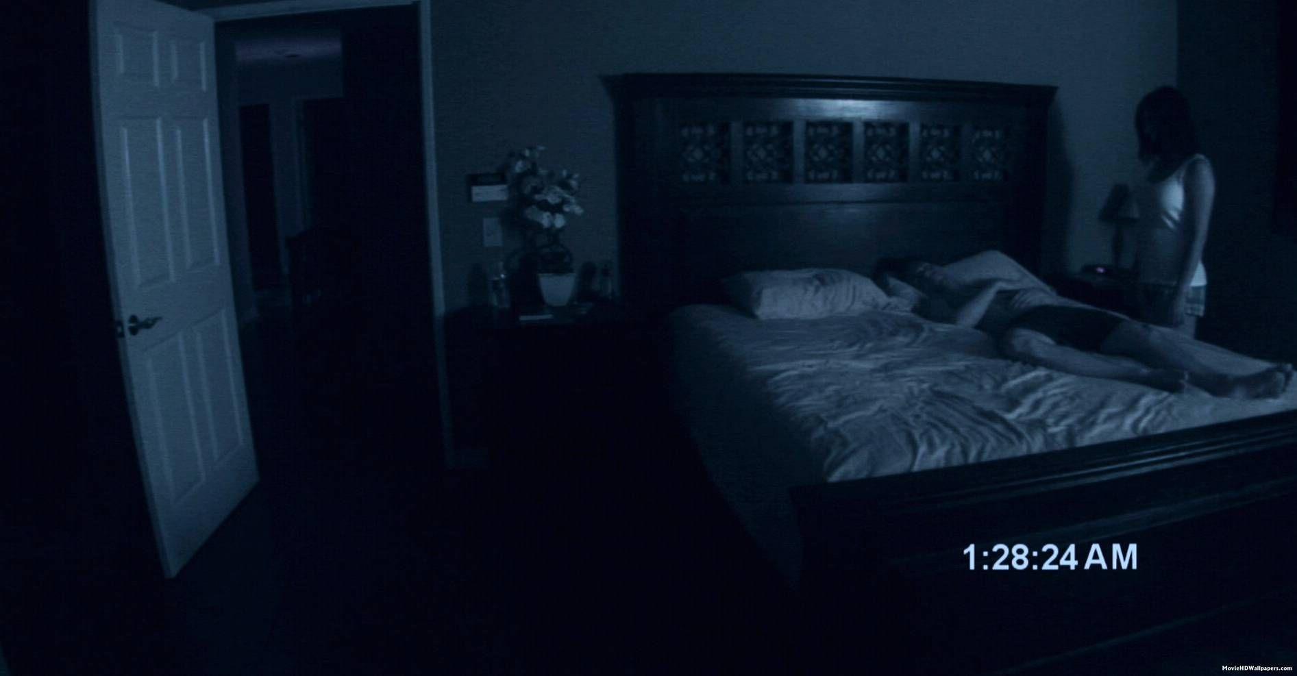 1893x987 Paranormal Activity (2007)