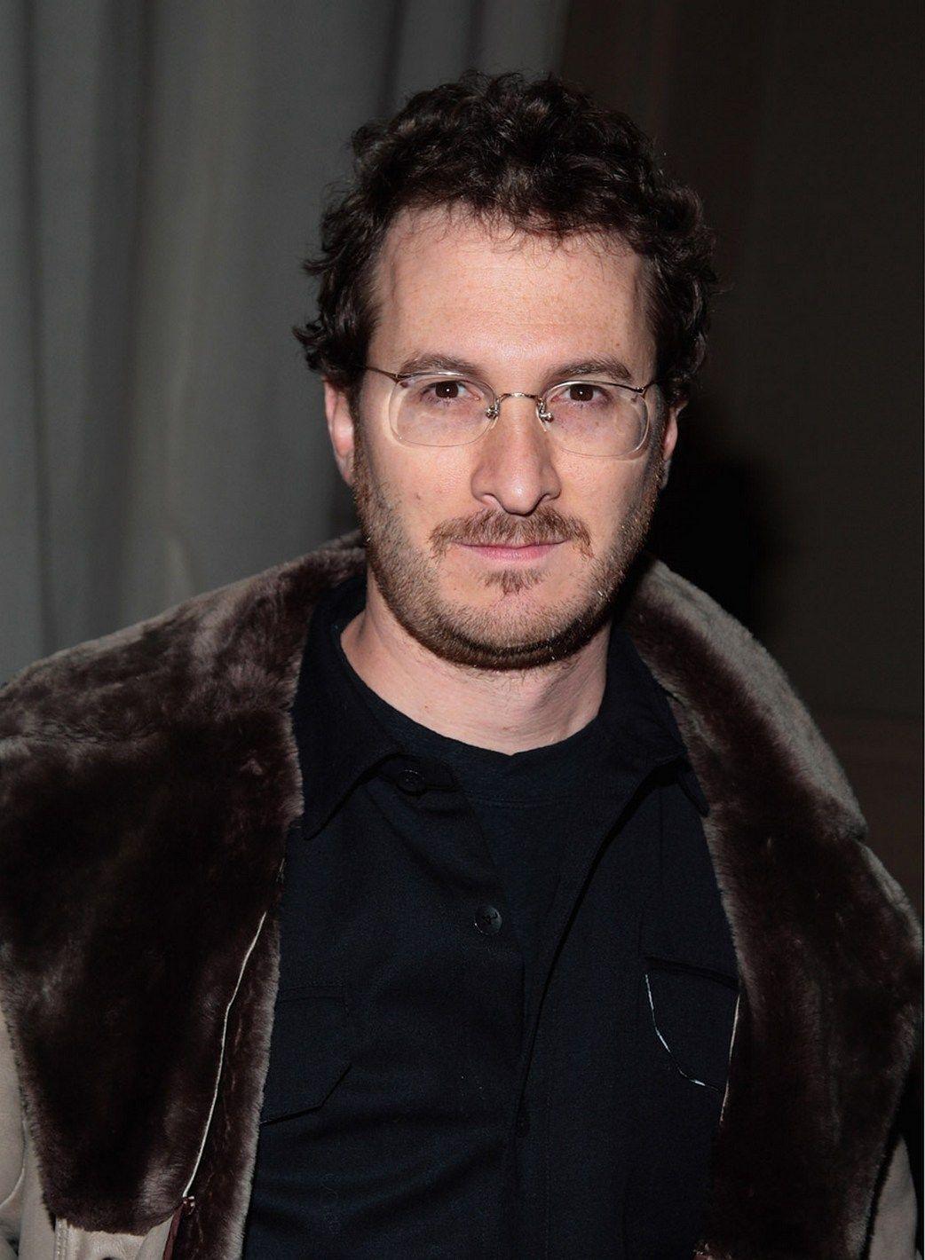 1042x1420 Darren Aronofsky Wallpaper