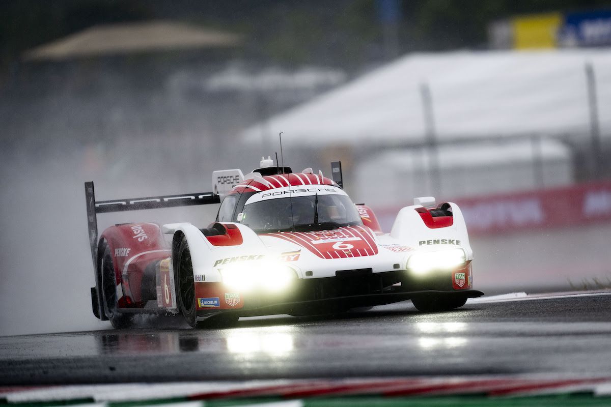 1200x800 Porsche Penske Splashes To COTA WEC Glory