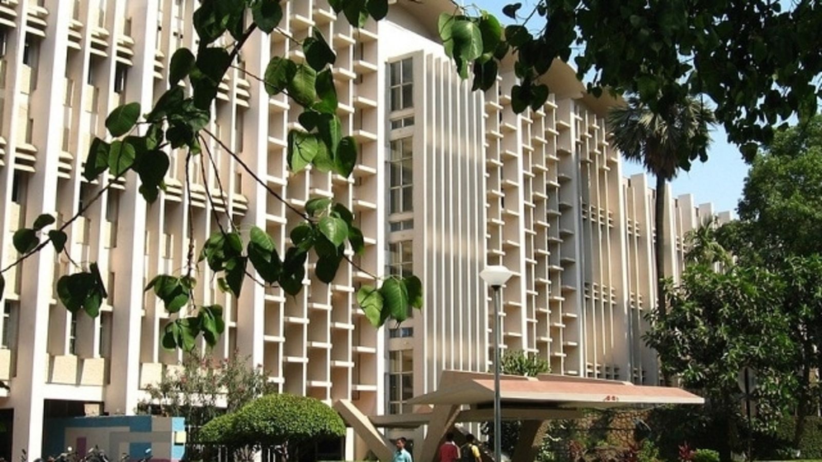 1600x900 IIT B Ranked 45th In Engineering And Tech By Global Higher Education Analyst