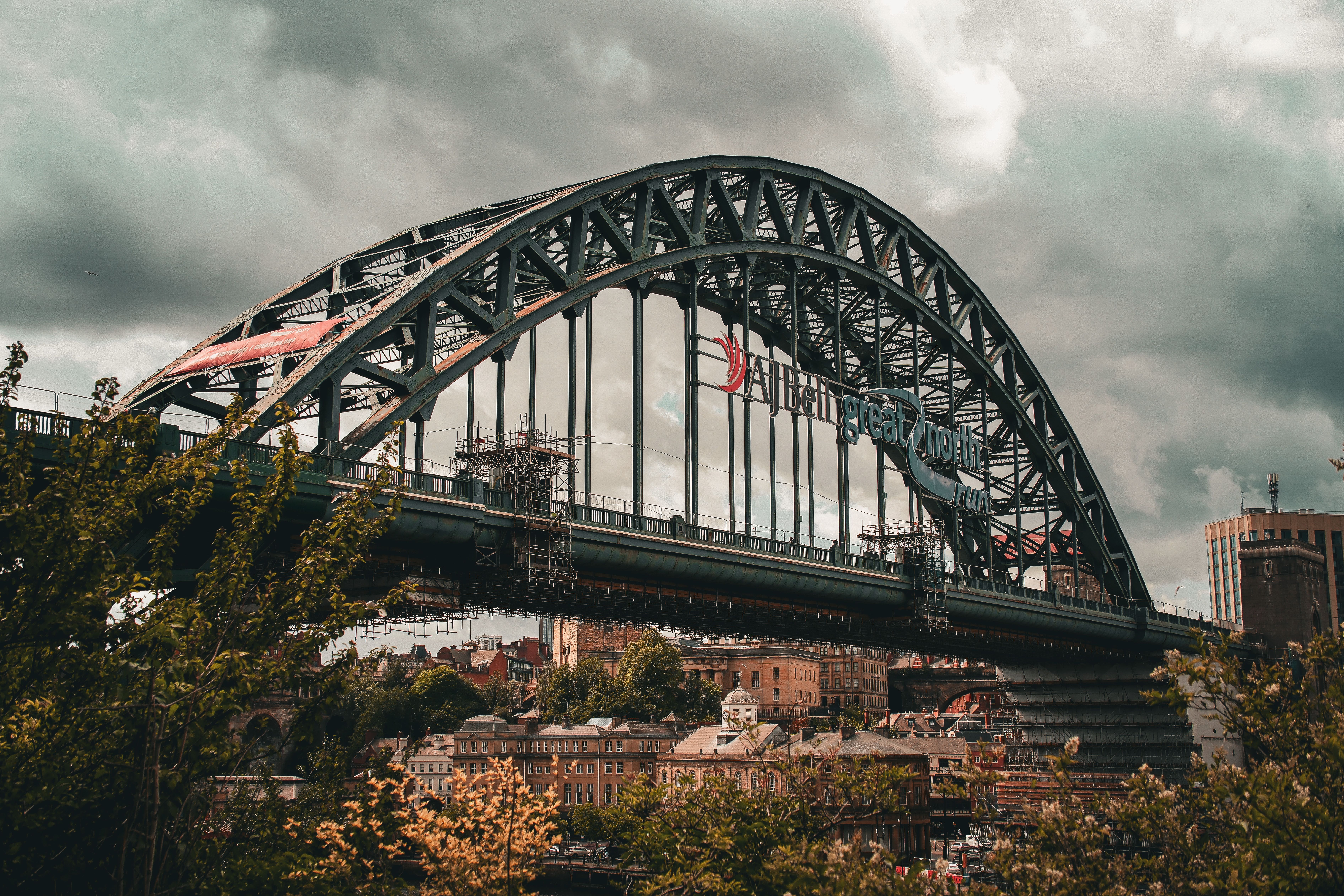 7566x5044 Tyne Bridge in Newcastle · Free