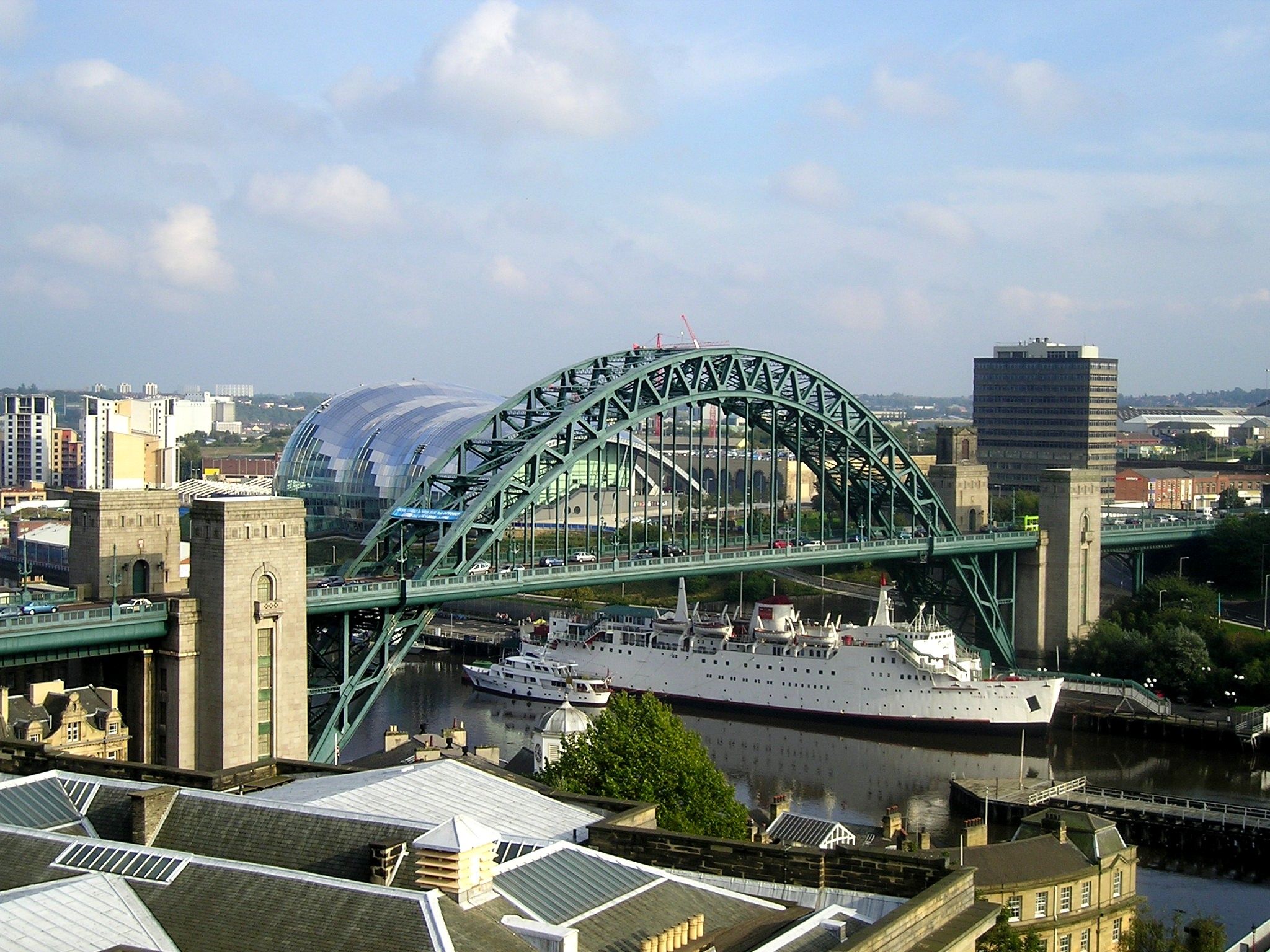 2048x1536 Tyne Bridge