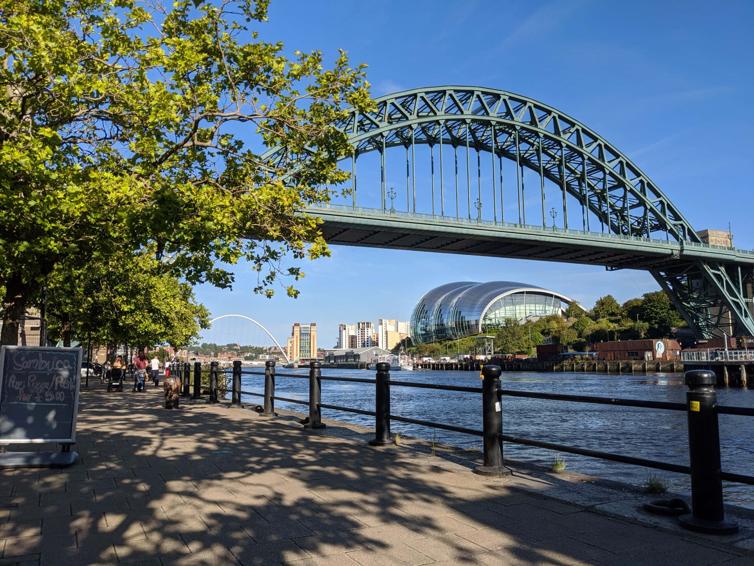 2560x1920 Download Tyne Bridge Sunny Day Newcastle Wallpaper