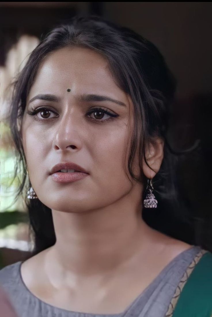 736x1098 Beautiful girl HD wallpaper. Actress hairstyles, Beauty face, Actress anushka shetty