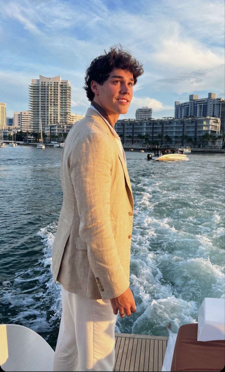 728x1200 Noah Beck- old money aesthetic