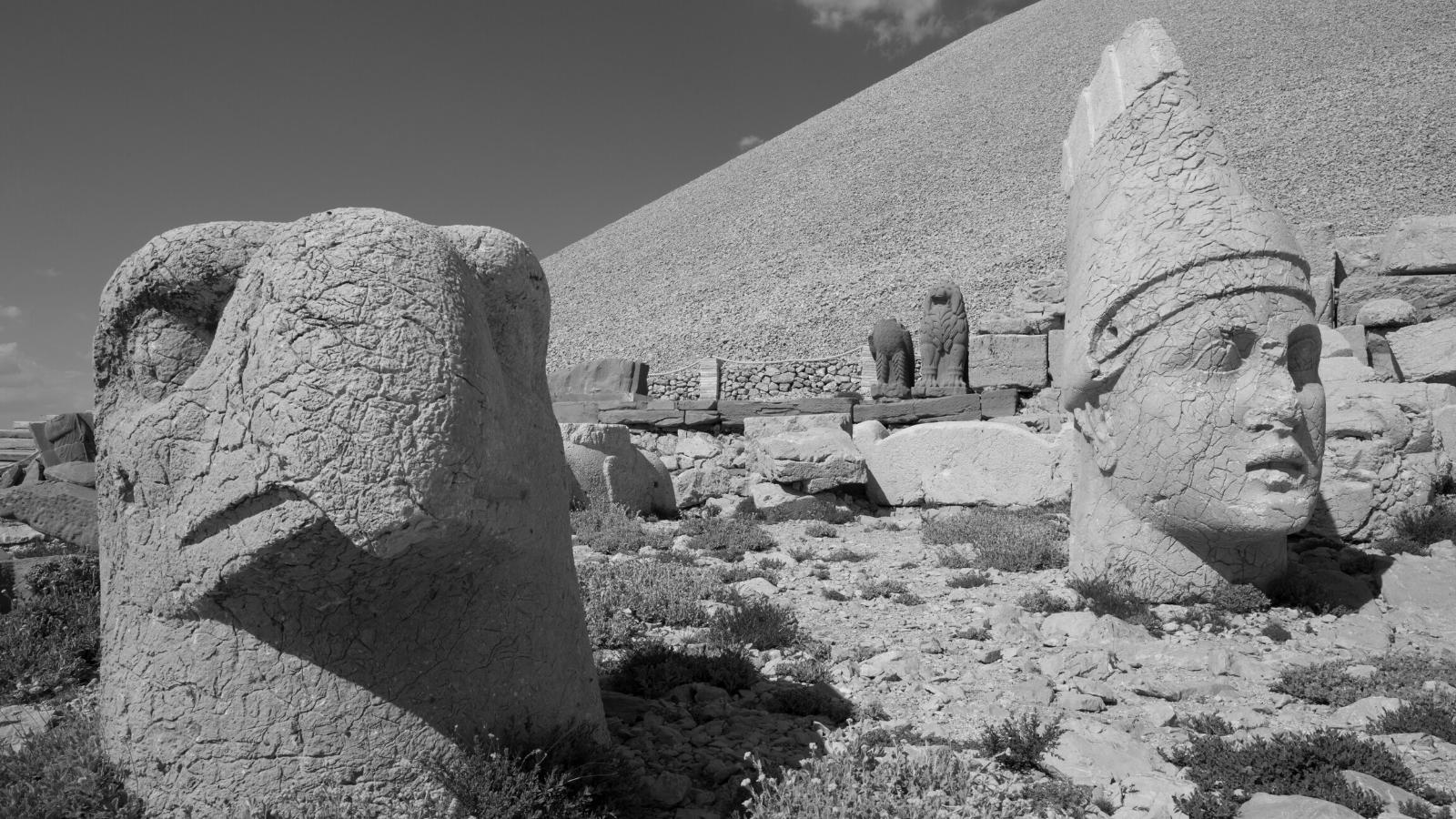 1600x900 Ancient Persian Gods: Rise and Fall of Zoroastrian Pantheon