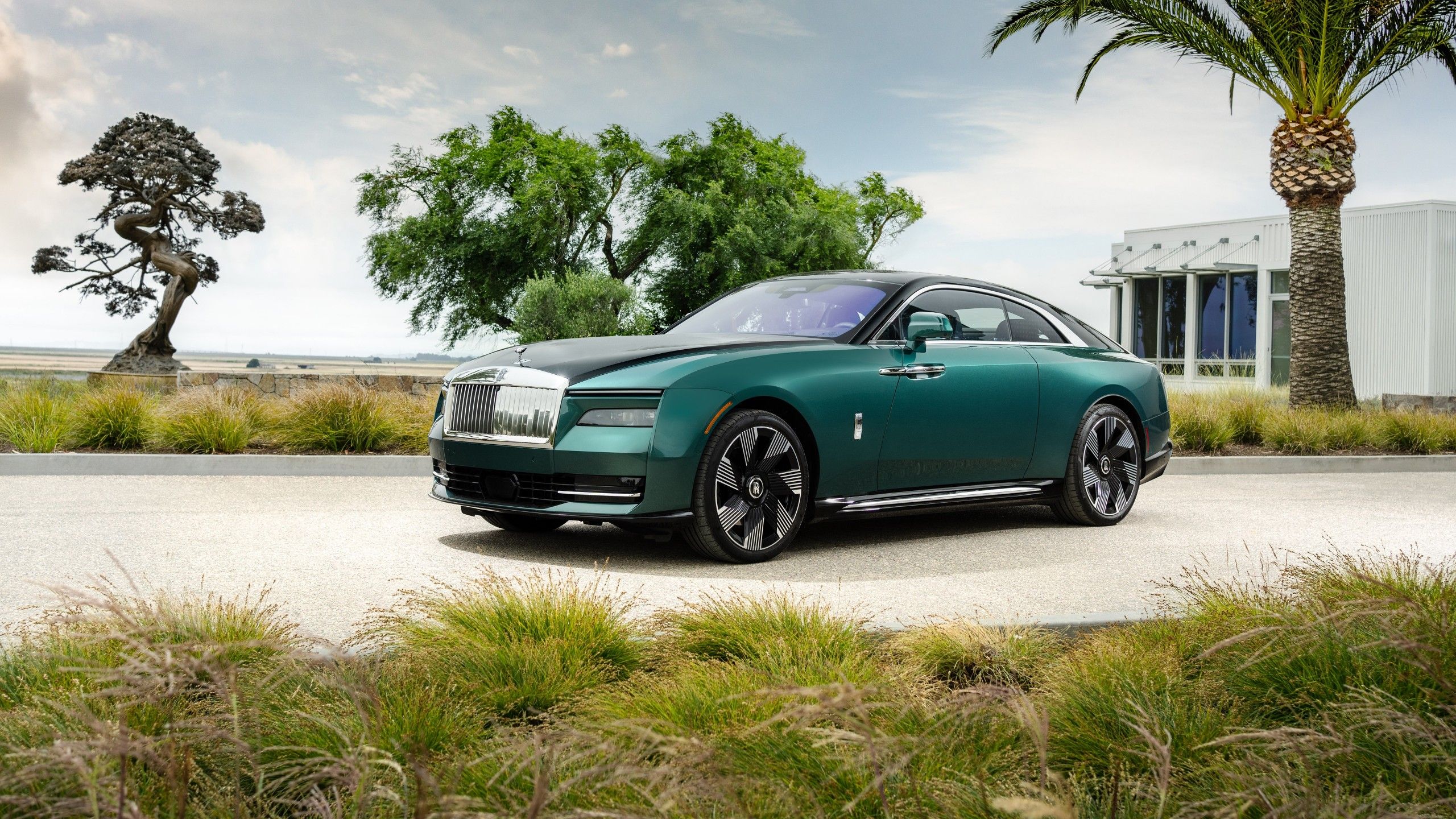 2560x1440 Green 2024 Rolls Royce Spectre Car 4K 5K HD Cars Wallpaper