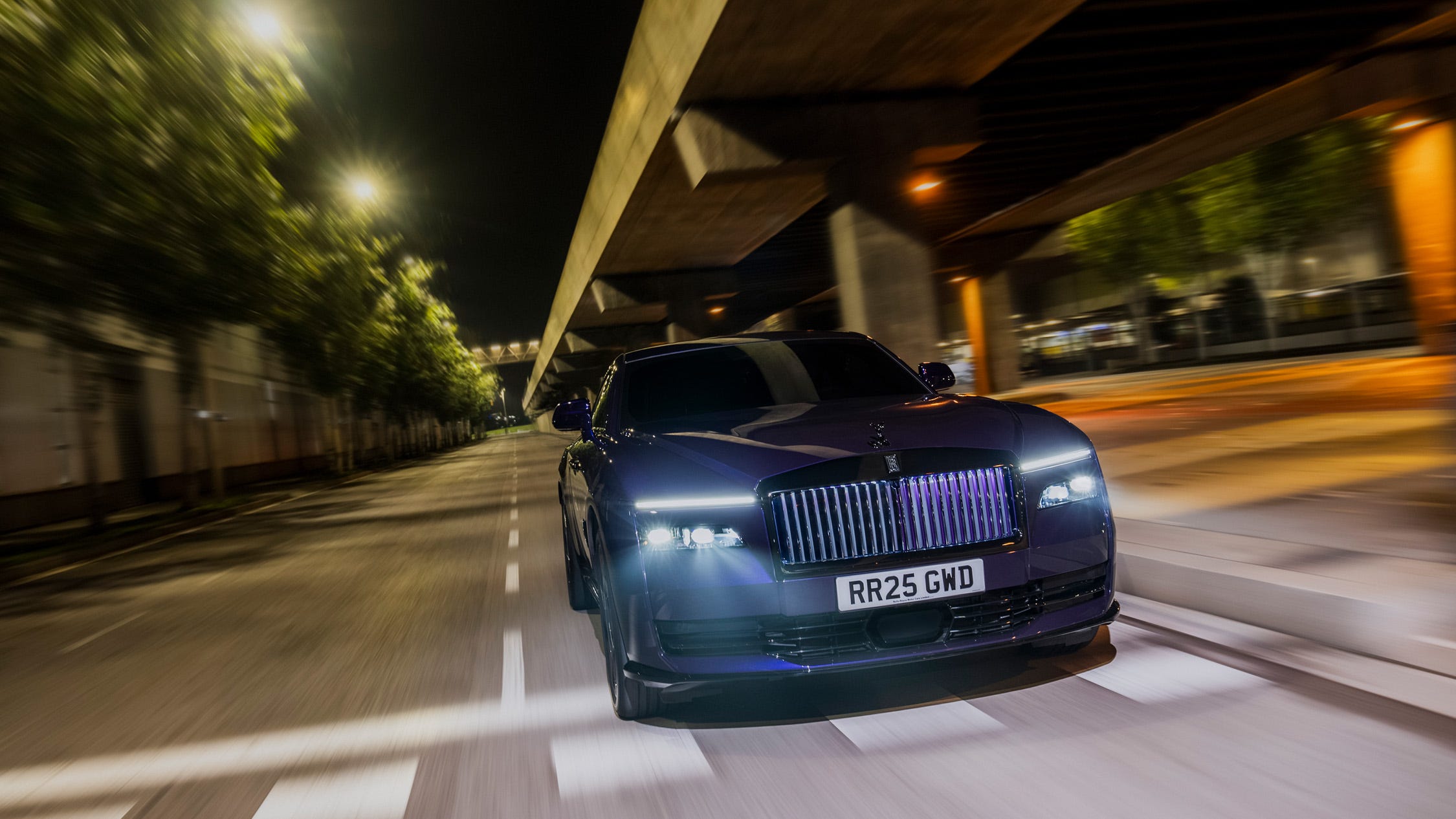 2250x1266 View Photo Of The 2025 Rolls Royce Spectre Black Badge