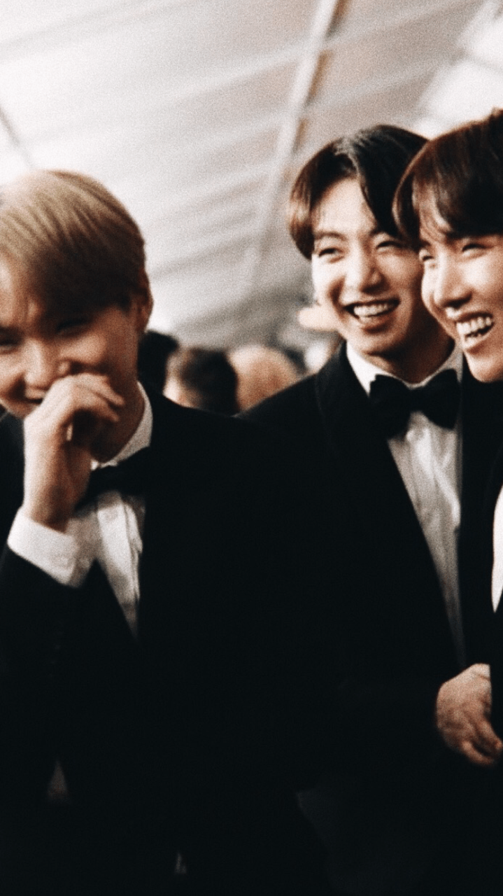 719x1280 BTS Wallpaper