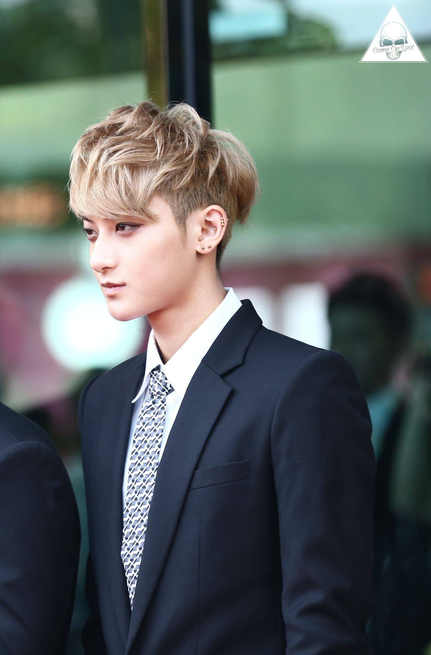 1500x2279 Huang Zitao Wallpaper on .