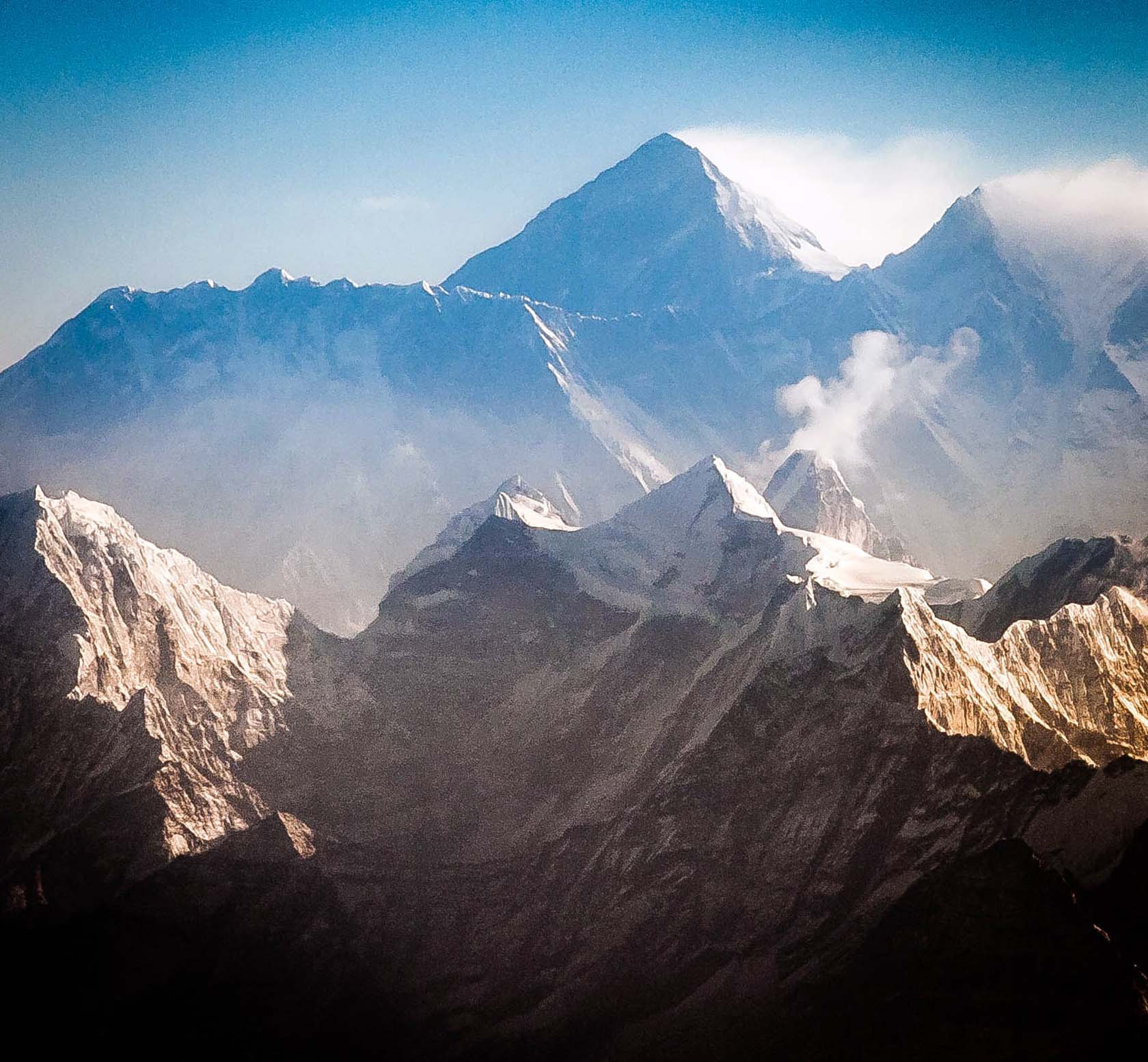 1680x1555 Mt Everest Background .