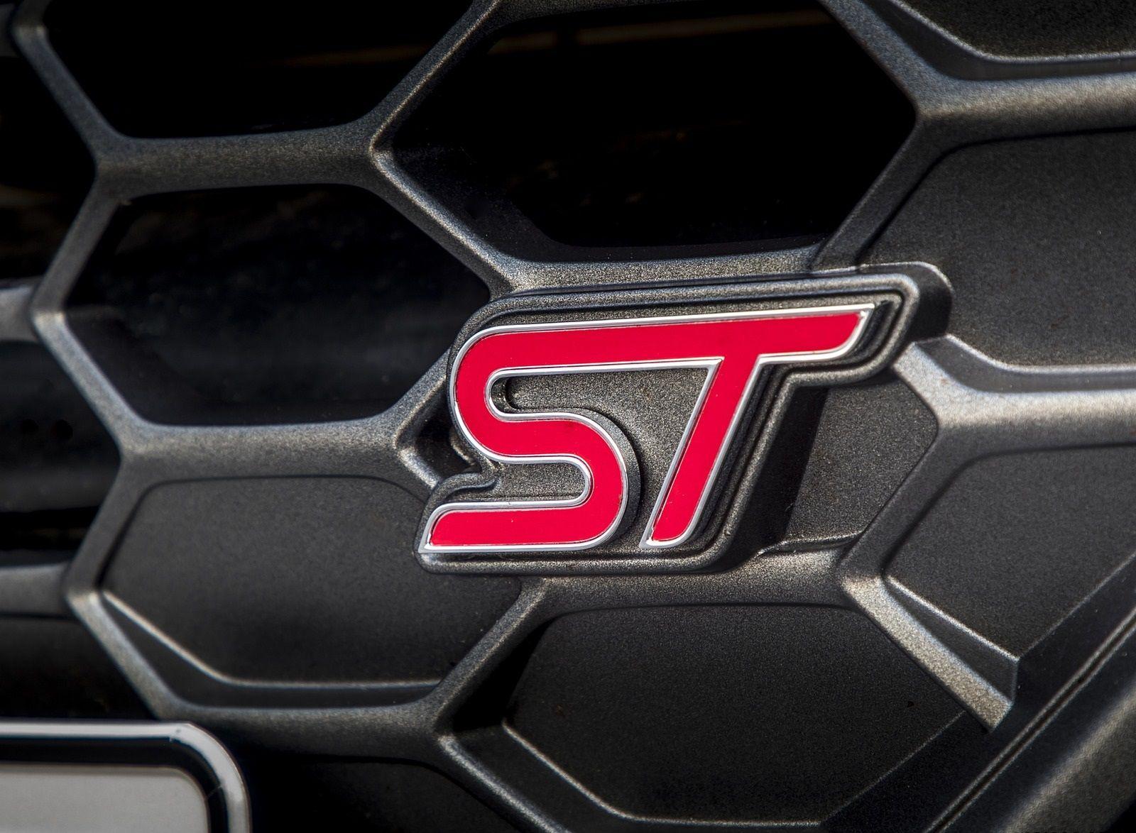 Focus St Emblem Wallpaper