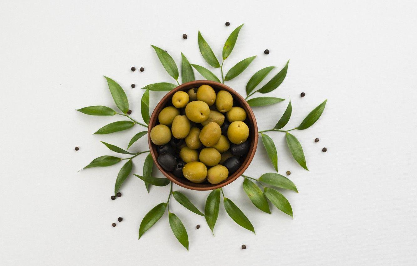 1332x850 Wallpaper leaves, plate, olives, olives .