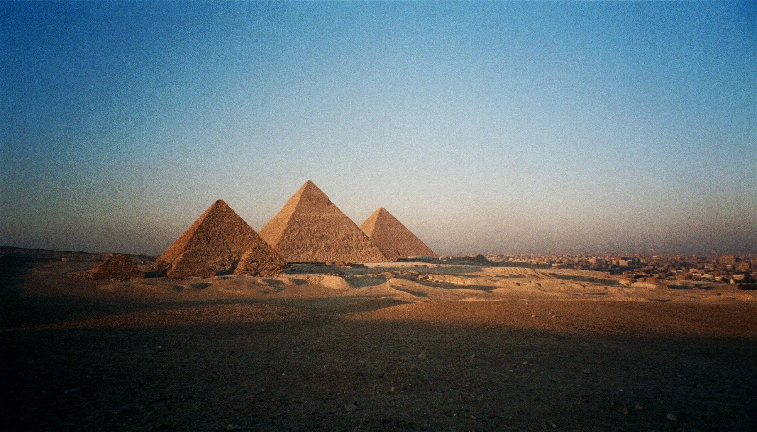 2480x1416 Egypt Wallpaper Free Download 2480x1416 (1671.89 KB)
