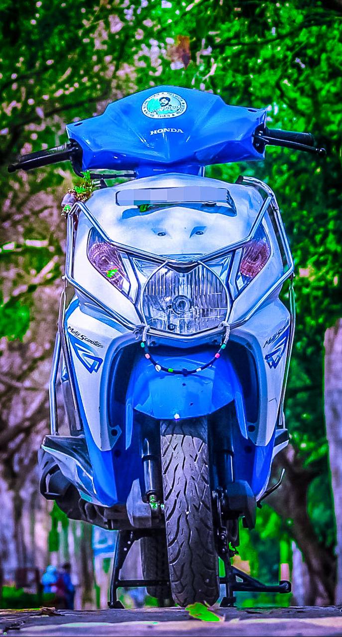 687x1280 Dio Bike Wallpaper