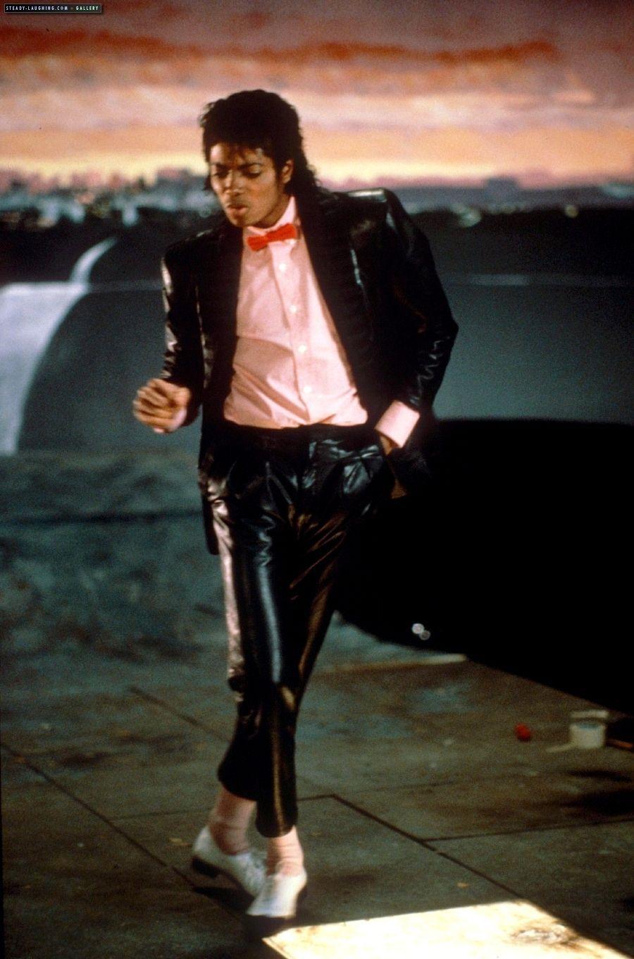 900x1360 Billie Jean
