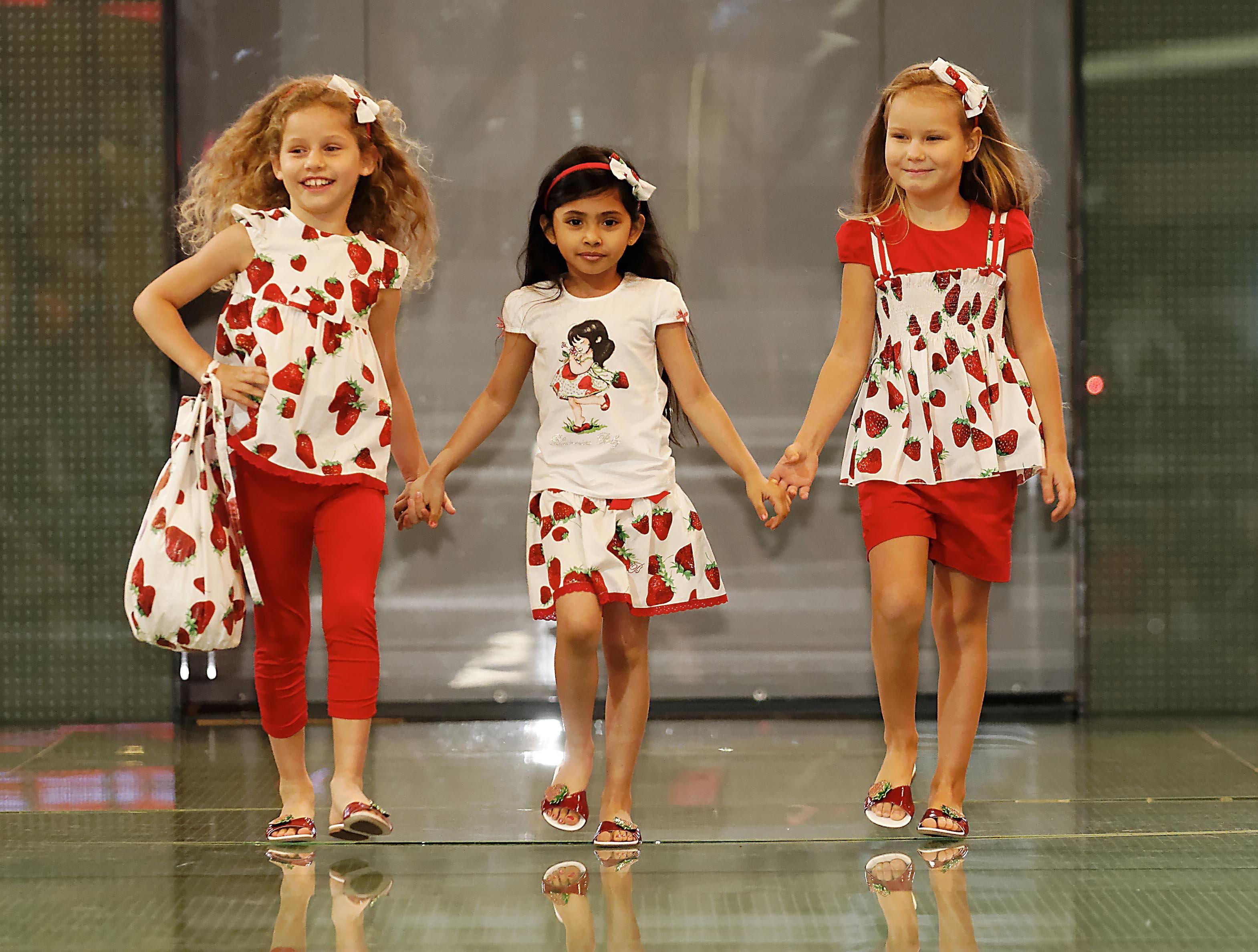 3140x2376 charming Majestic Kids fashion show .ca
