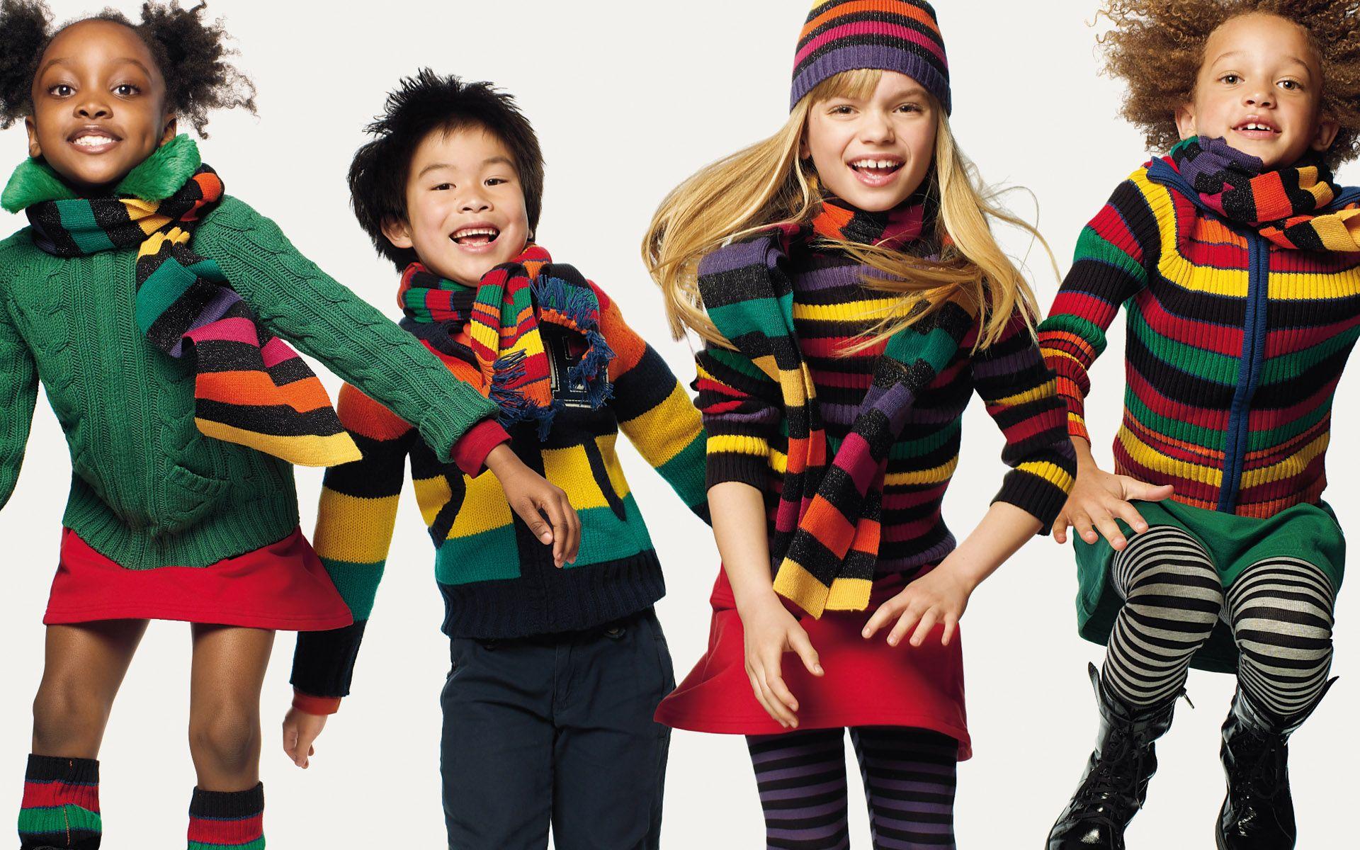 Benetton tribe. Фашен КИД. Детская одежда. Детские одежды. Дети в яркой одежде.