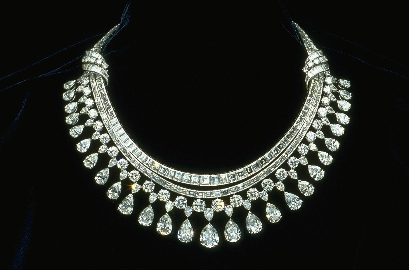 1400x925 Diamond Jewellers Wallpaper Necklaces .