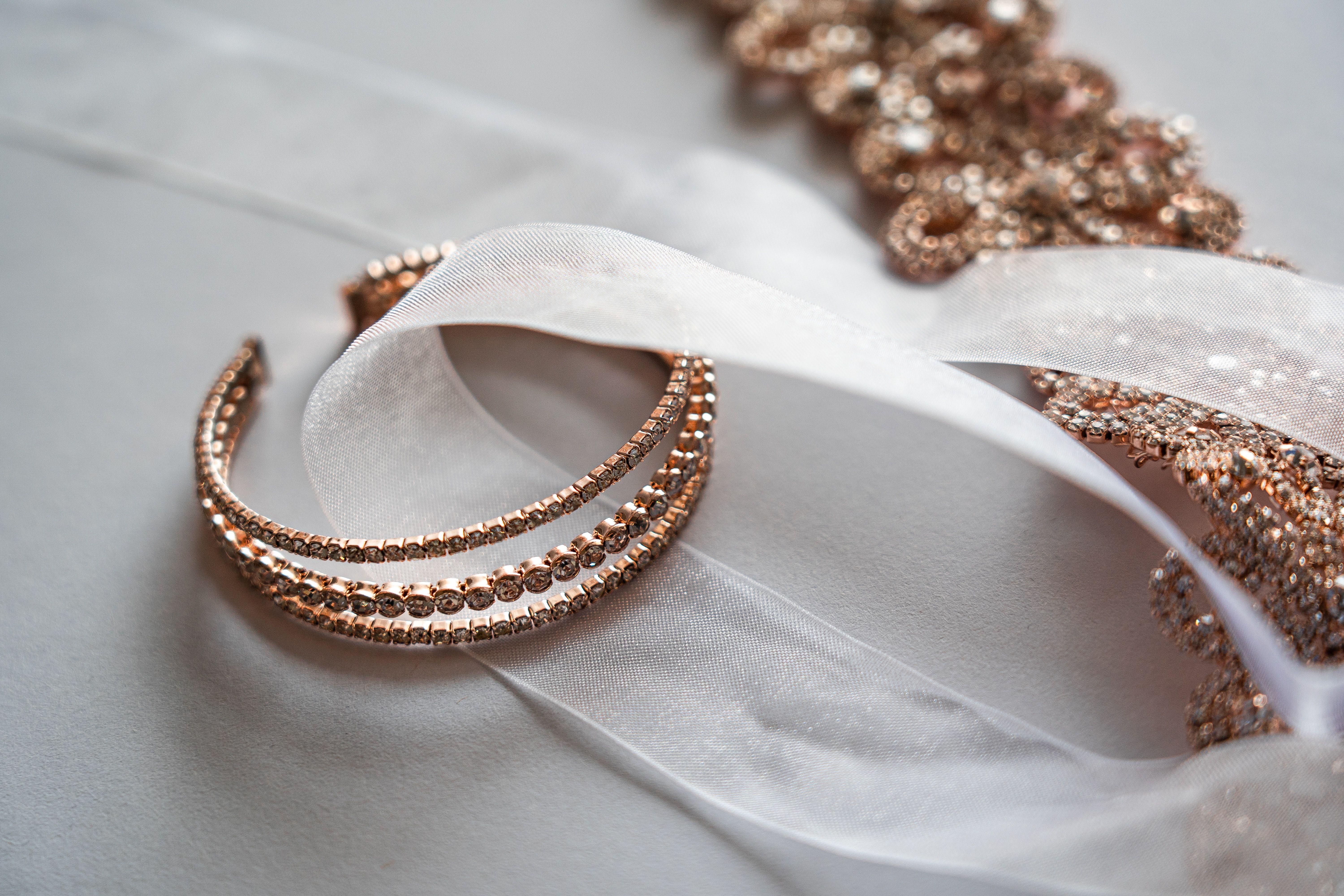 6000x4000 Gold and Diamond Jewelry · Free
