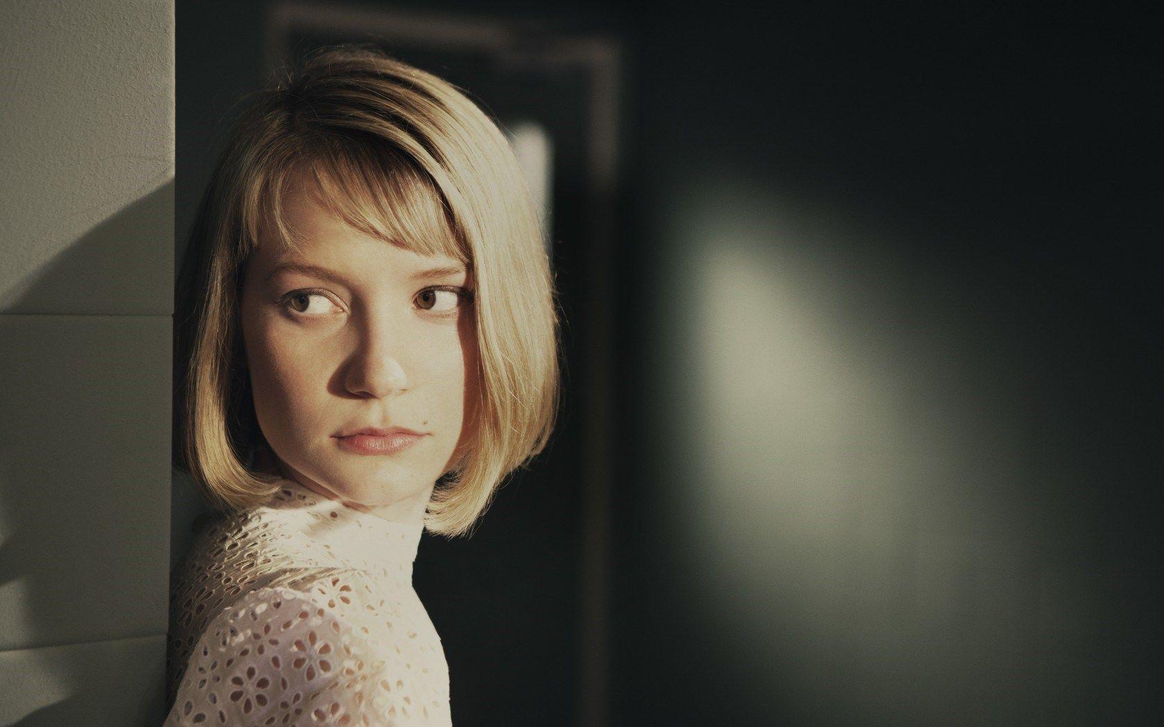 1680x1050 Mia Wasikowska