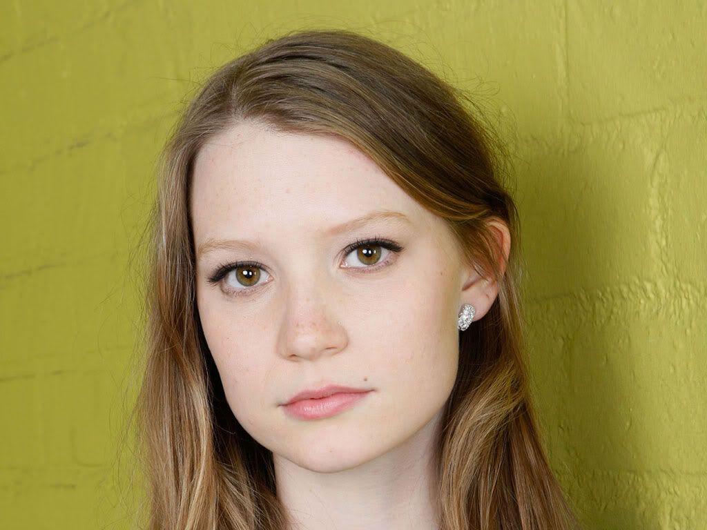 1024x768 Mia Wasikowska
