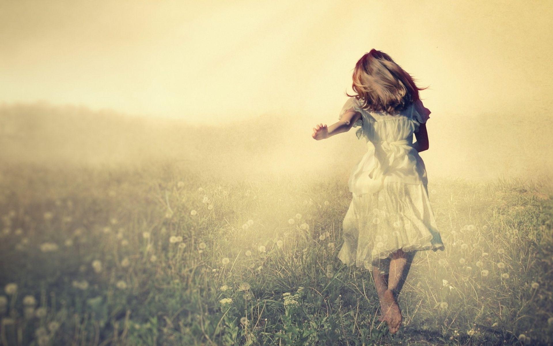 Girl Running Wallpapers Top Free Girl Running Backgrounds