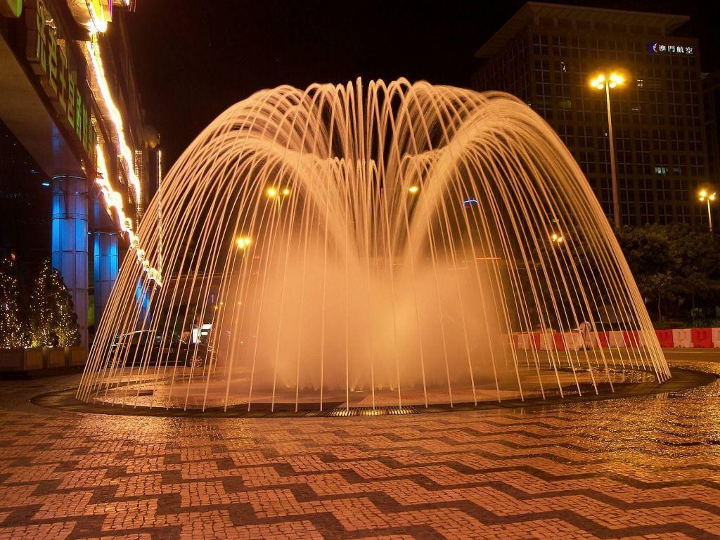 1024x768 Beautiful gardens, Fountain.ph