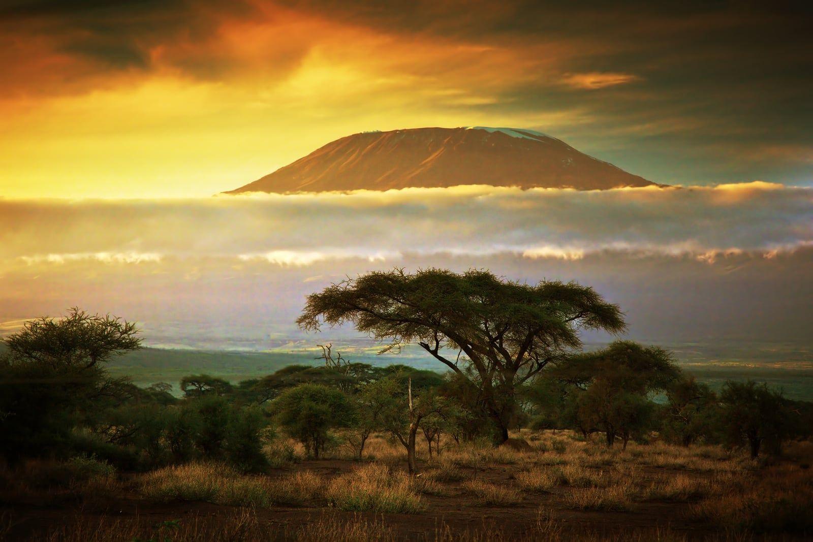 1600x1067 Mount Kilimanjaro HD