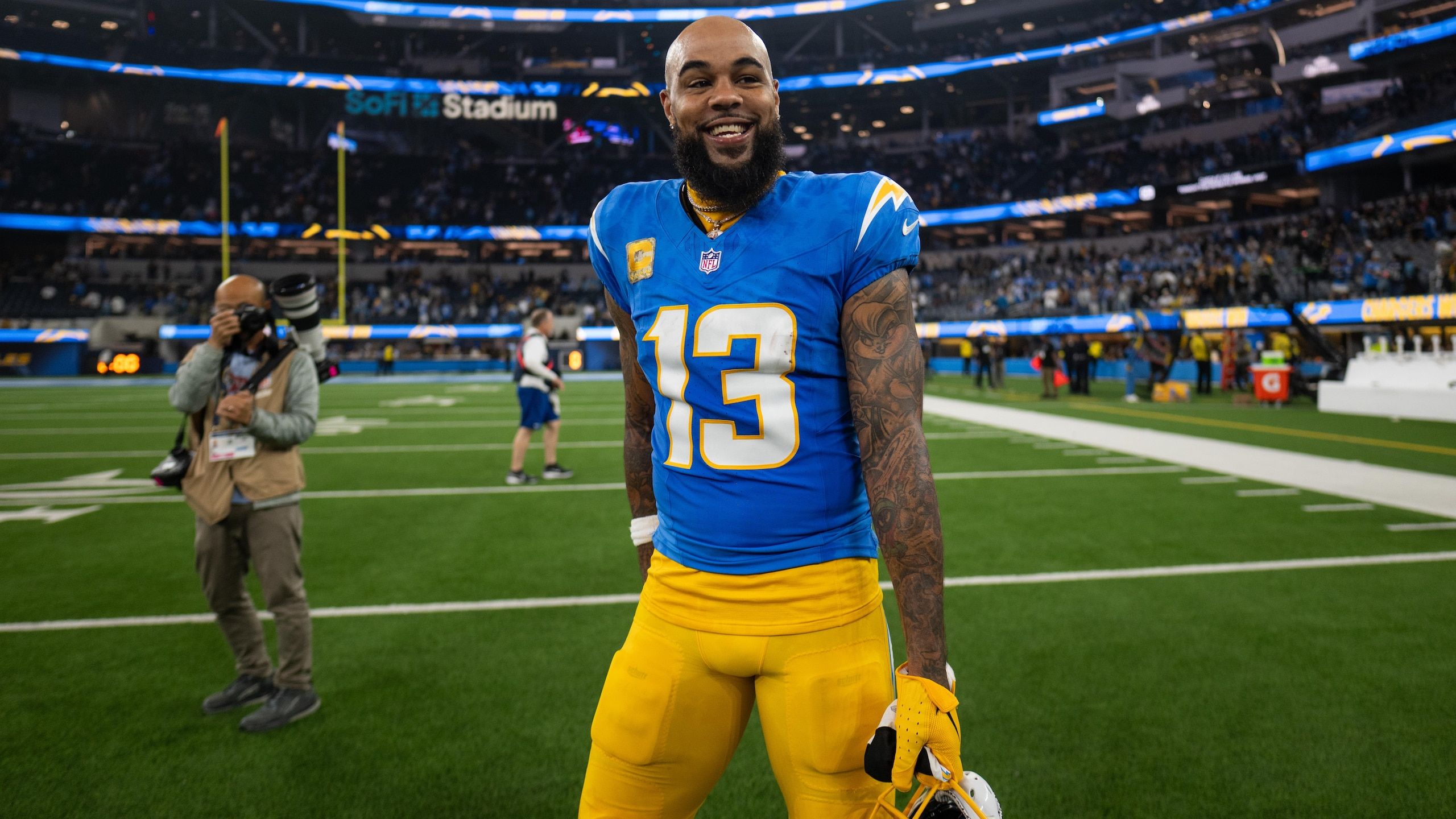 2560x1440 Keenan Allen to Colts, New Rumors on Veteran WR's Contract amid Alec Pierce Injury
