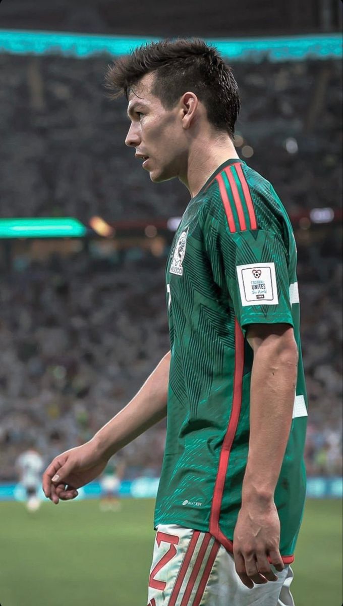 680x1200 Hirving Lozano