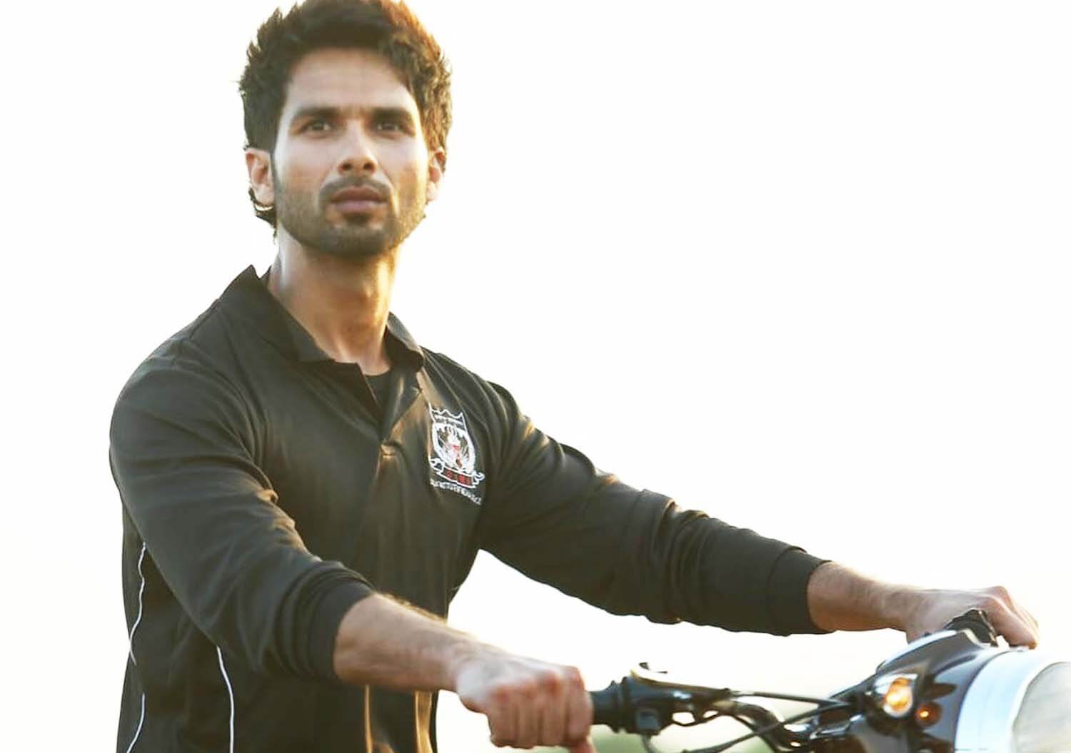 1500x1055 Kabir Singh On Bike Kabir Singh Bike Wallpaper