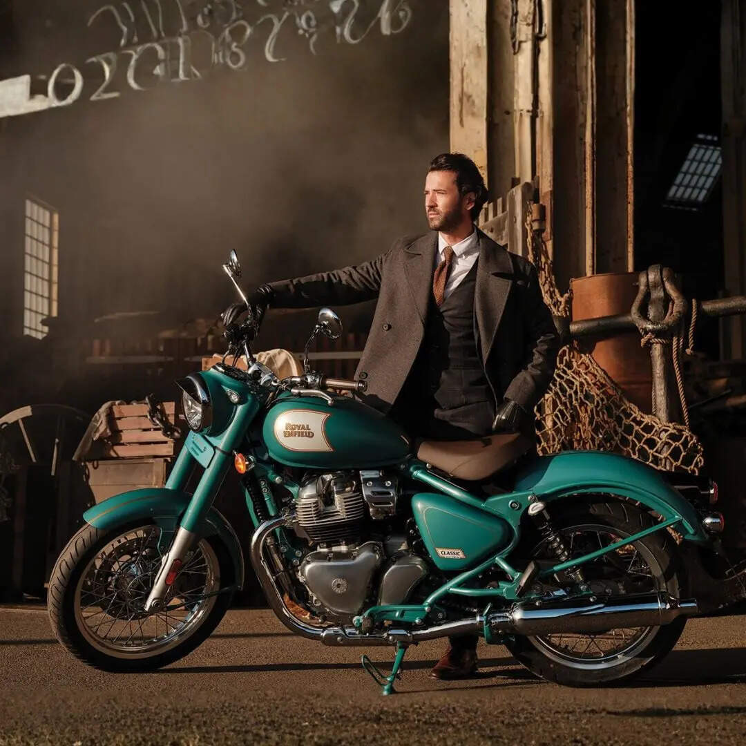 1080x1080 Royal Enfield Shahid Kapoor Shahid Kapoor Royal Enfield G2 Kabir Singh Model Bullet The Bikerz