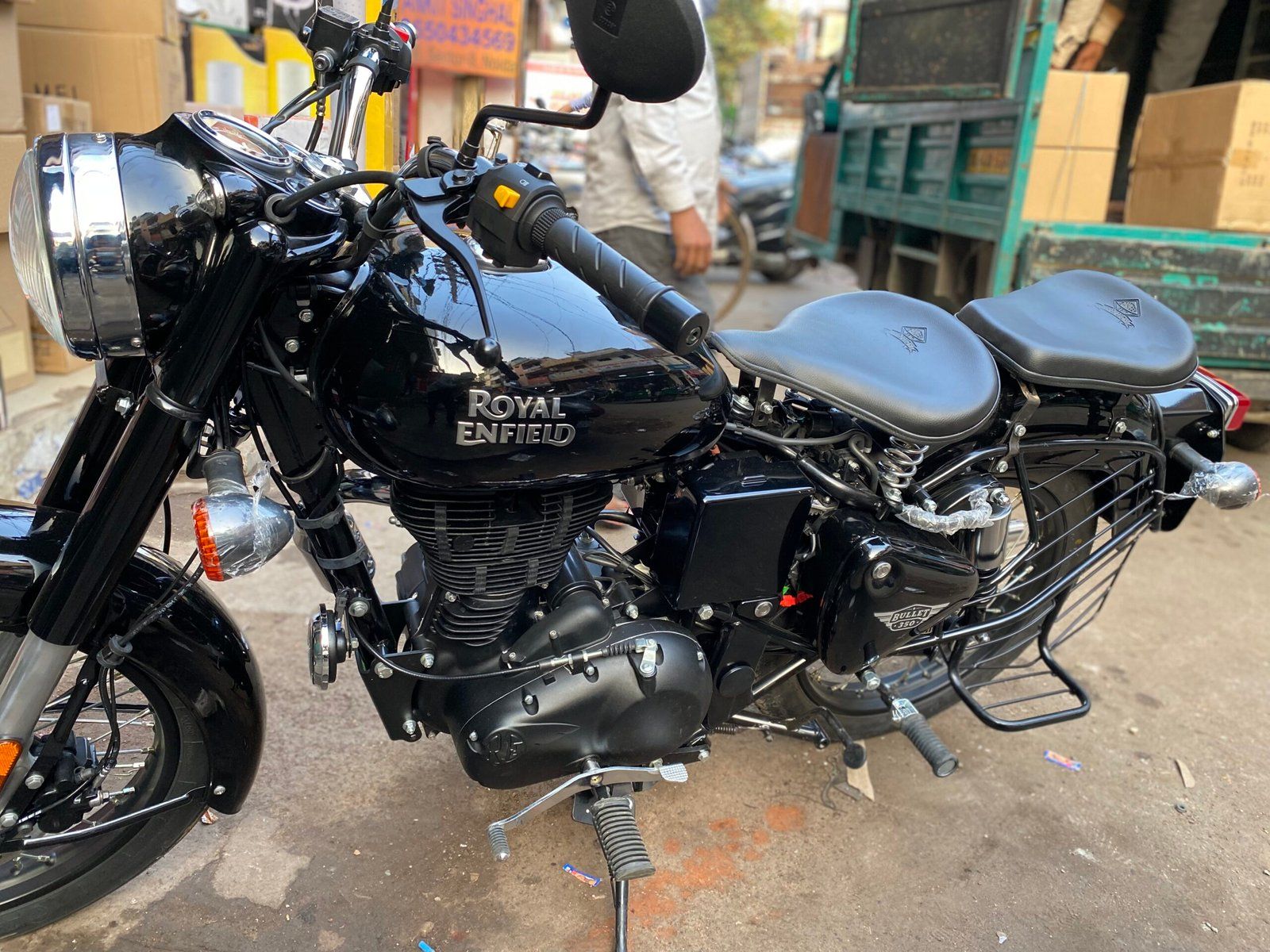 1600x1200 Shahid Kapoor Bullet Model In Kabir Singh New Wallpaper Shahid Kapoor Shahid Kapoor Bullet Kabir Singh Model