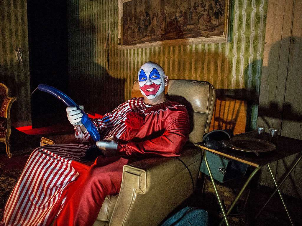 1024x768 John Wayne Gacy Room in Illinois Haunted House Stirs Controversy