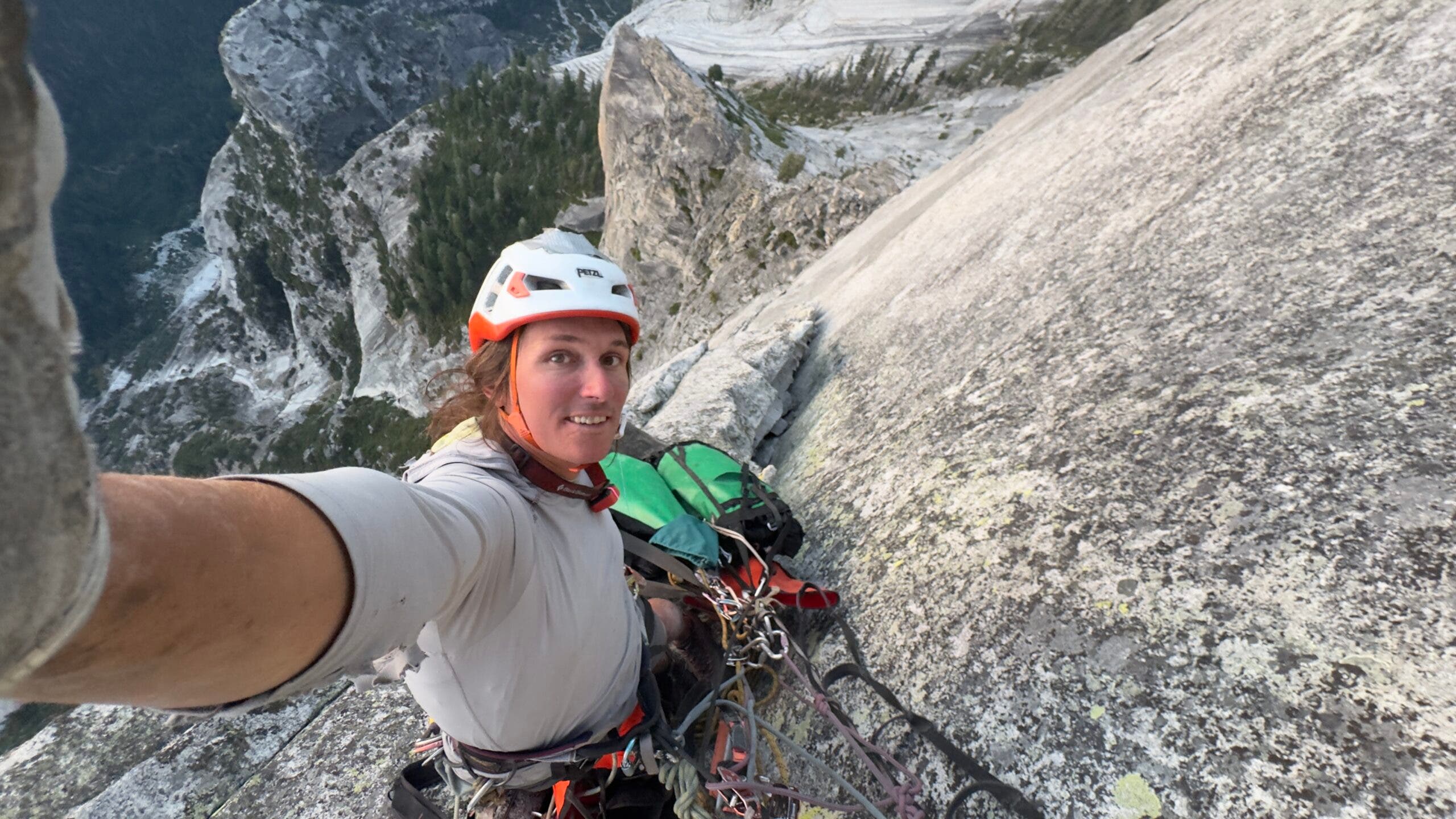 2560x1440 Days Alone on Yosemite's Half Dome: Inside a Bold New First Ascent
