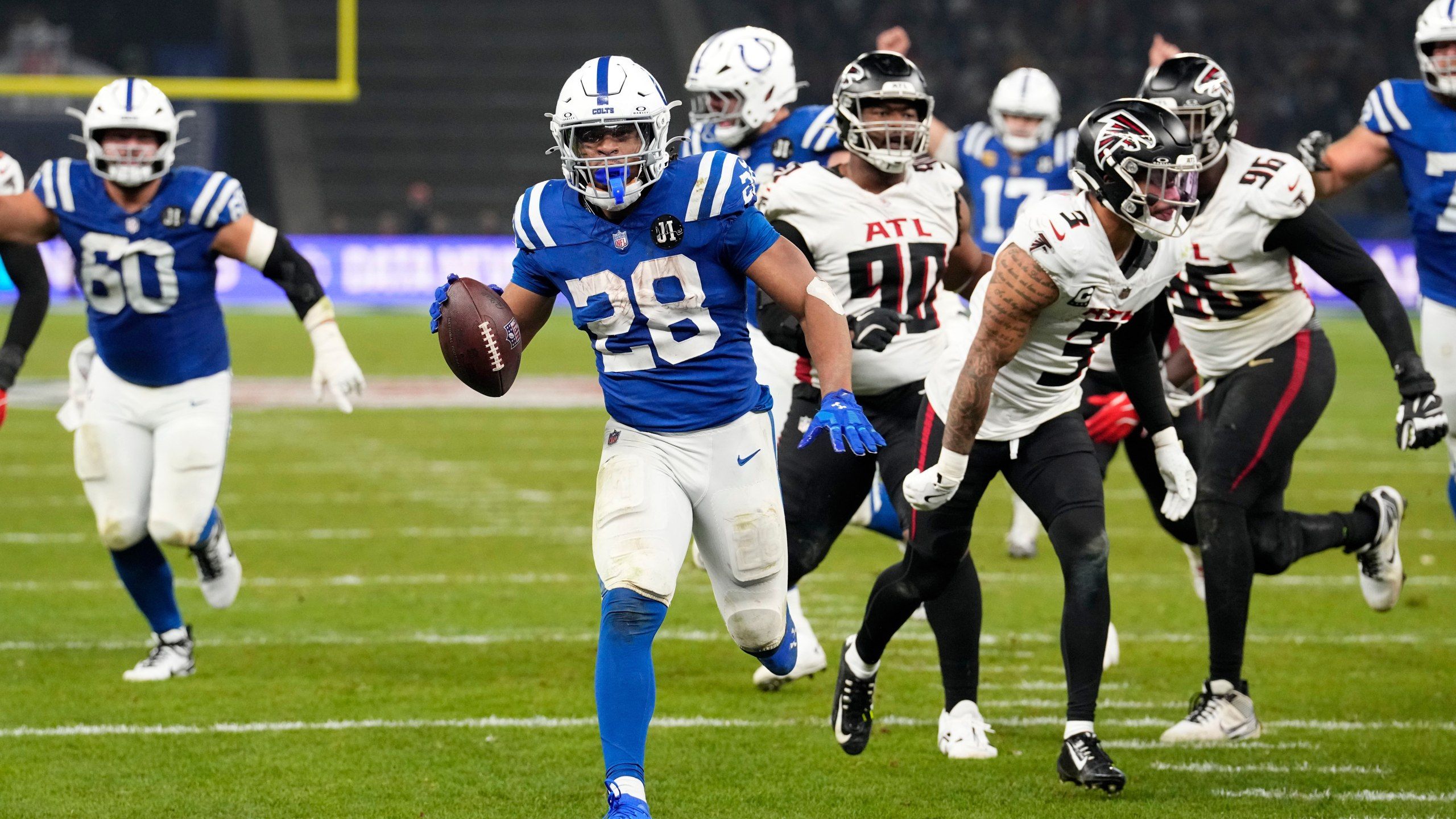 2560x1440 Taylor Runs For 244 Yards And 3 TDs For Colts In 31 25 OT Win Over Falcons In Berlin